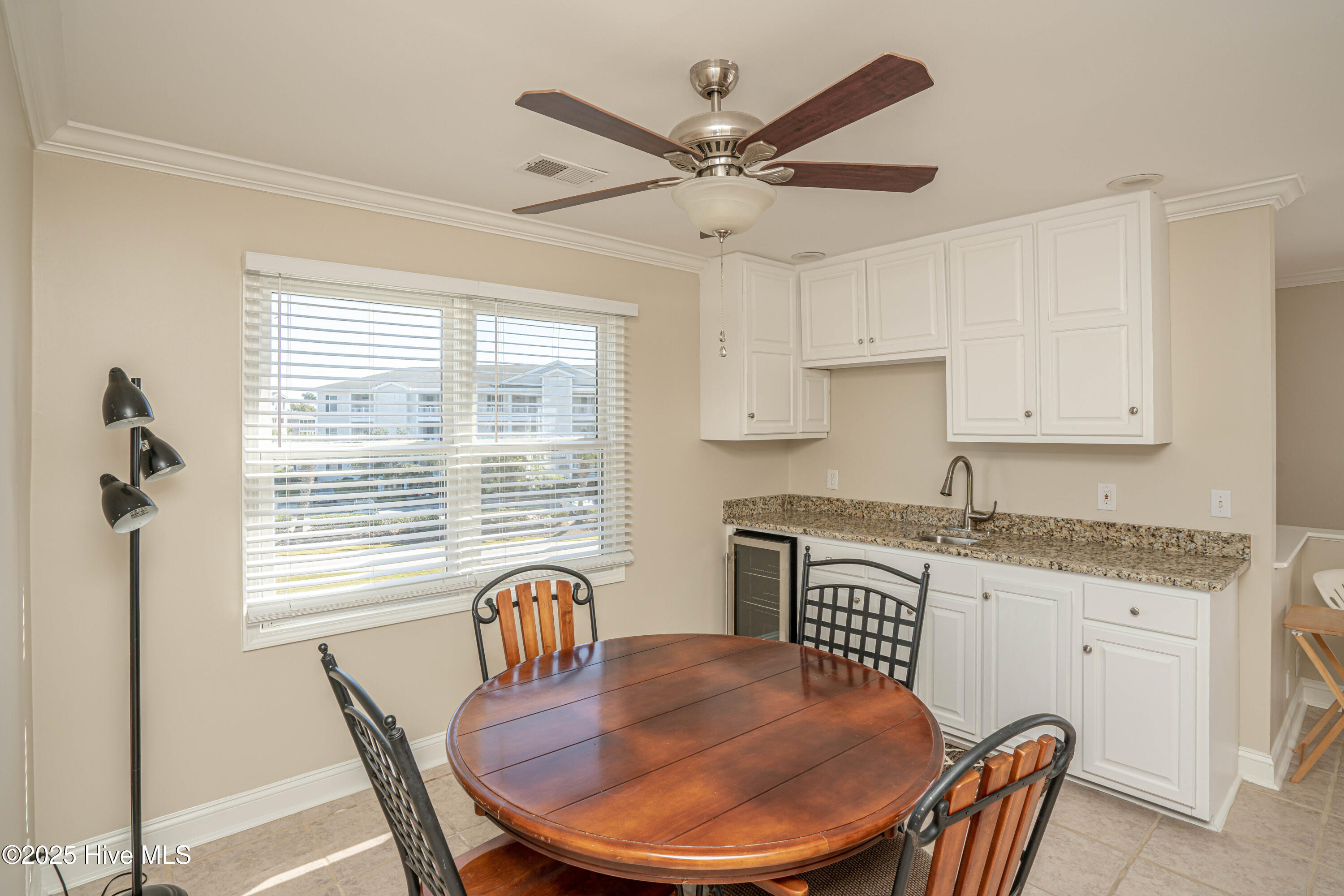 100539099 | Photo 51