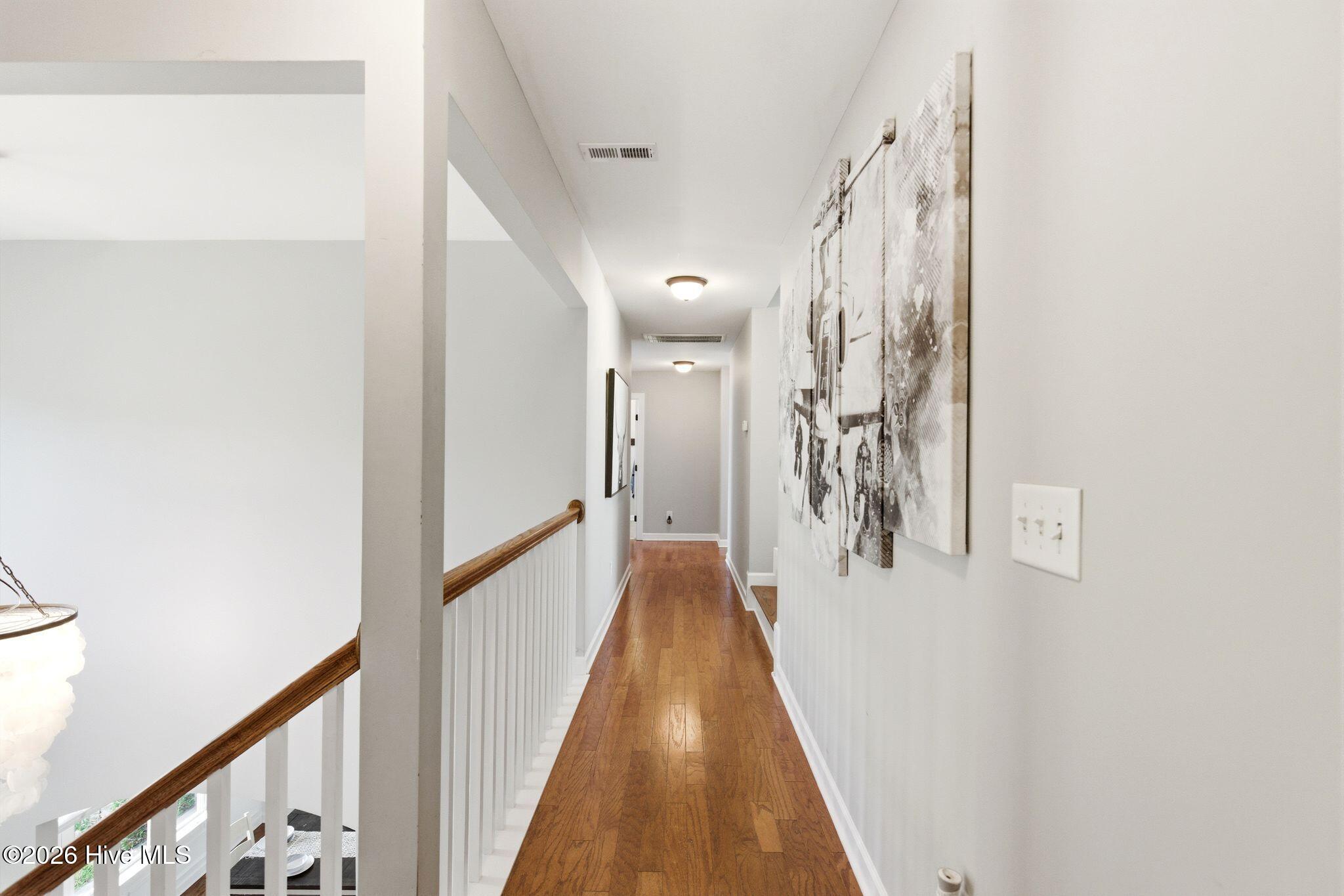 100563379 | Photo 34