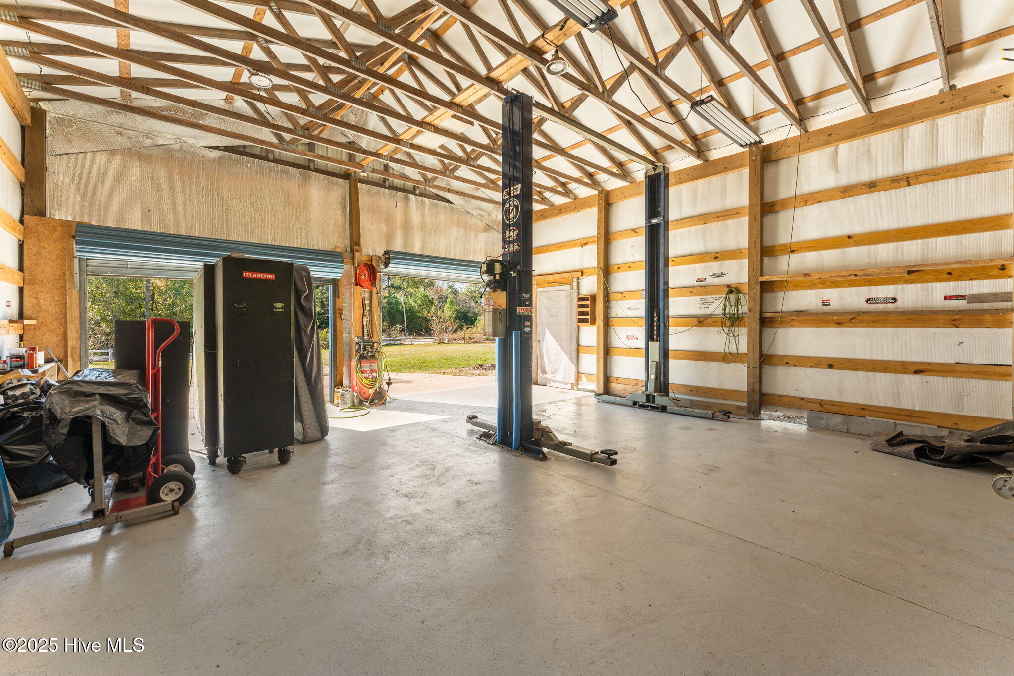 100534083 | Photo 25