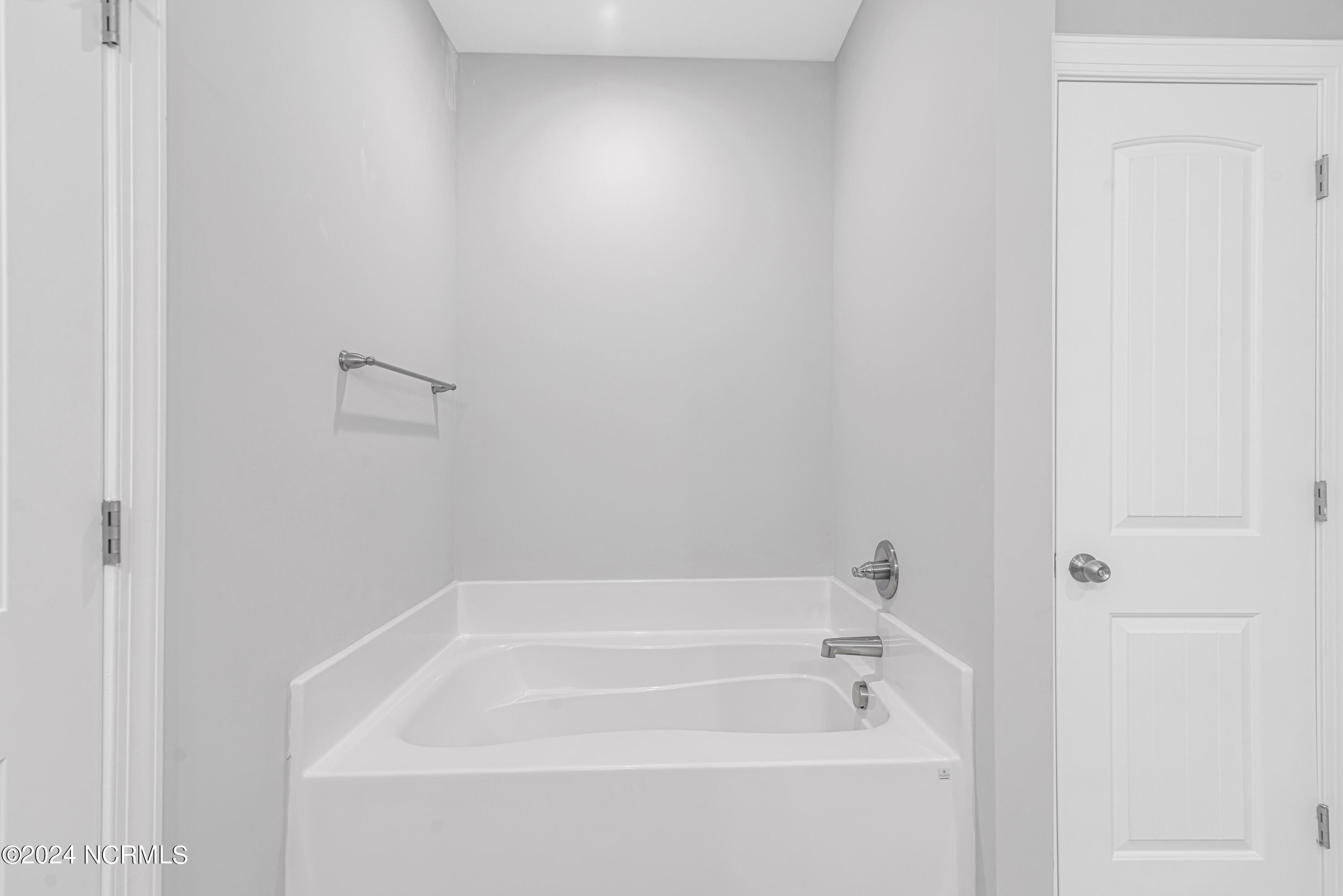 100563429 | Photo 36