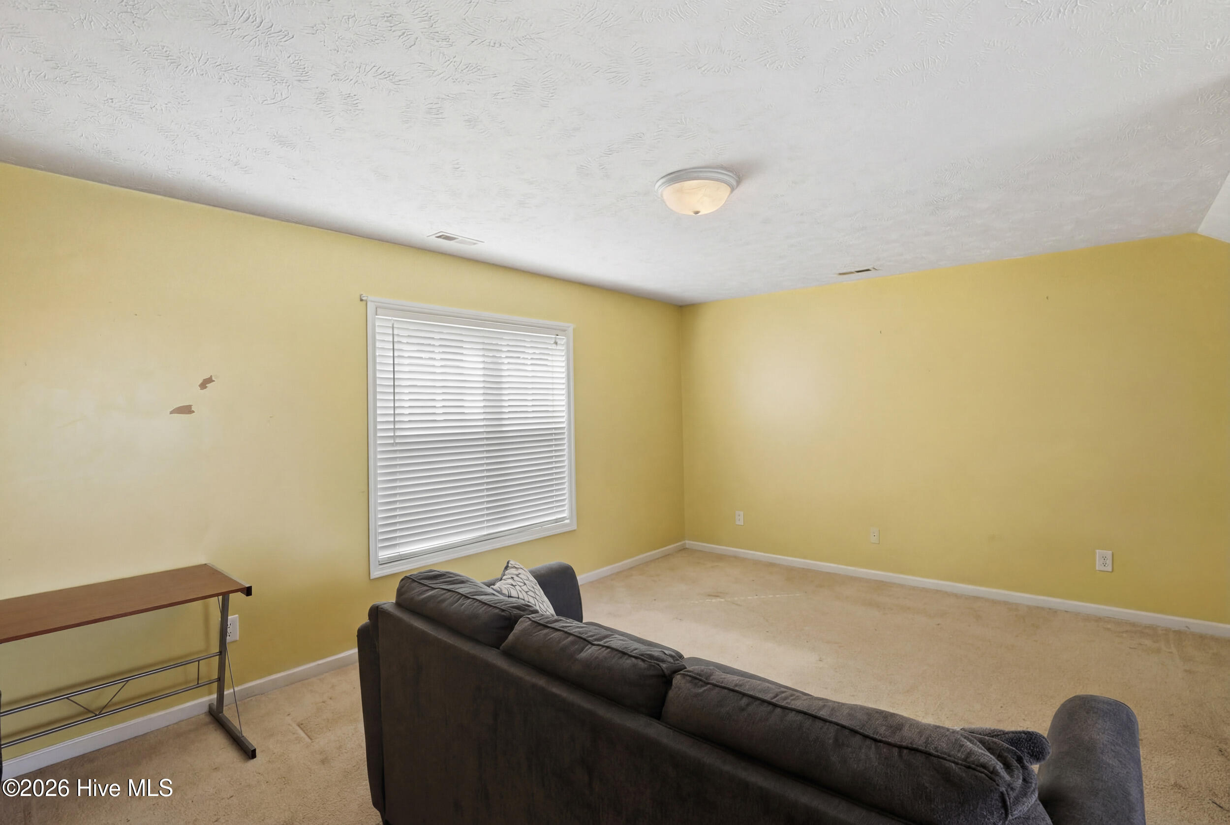 100561590 | Photo 16