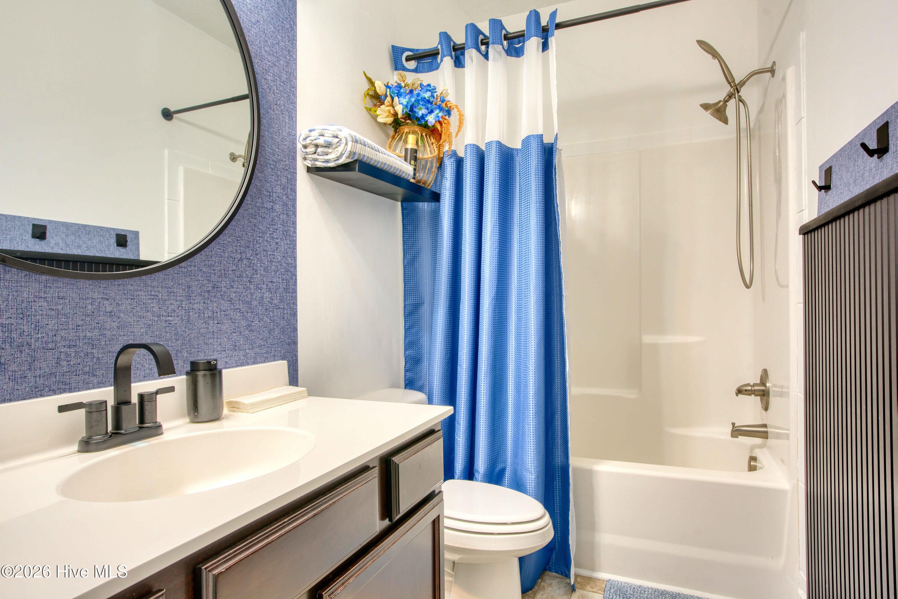 100558349 | Photo 19