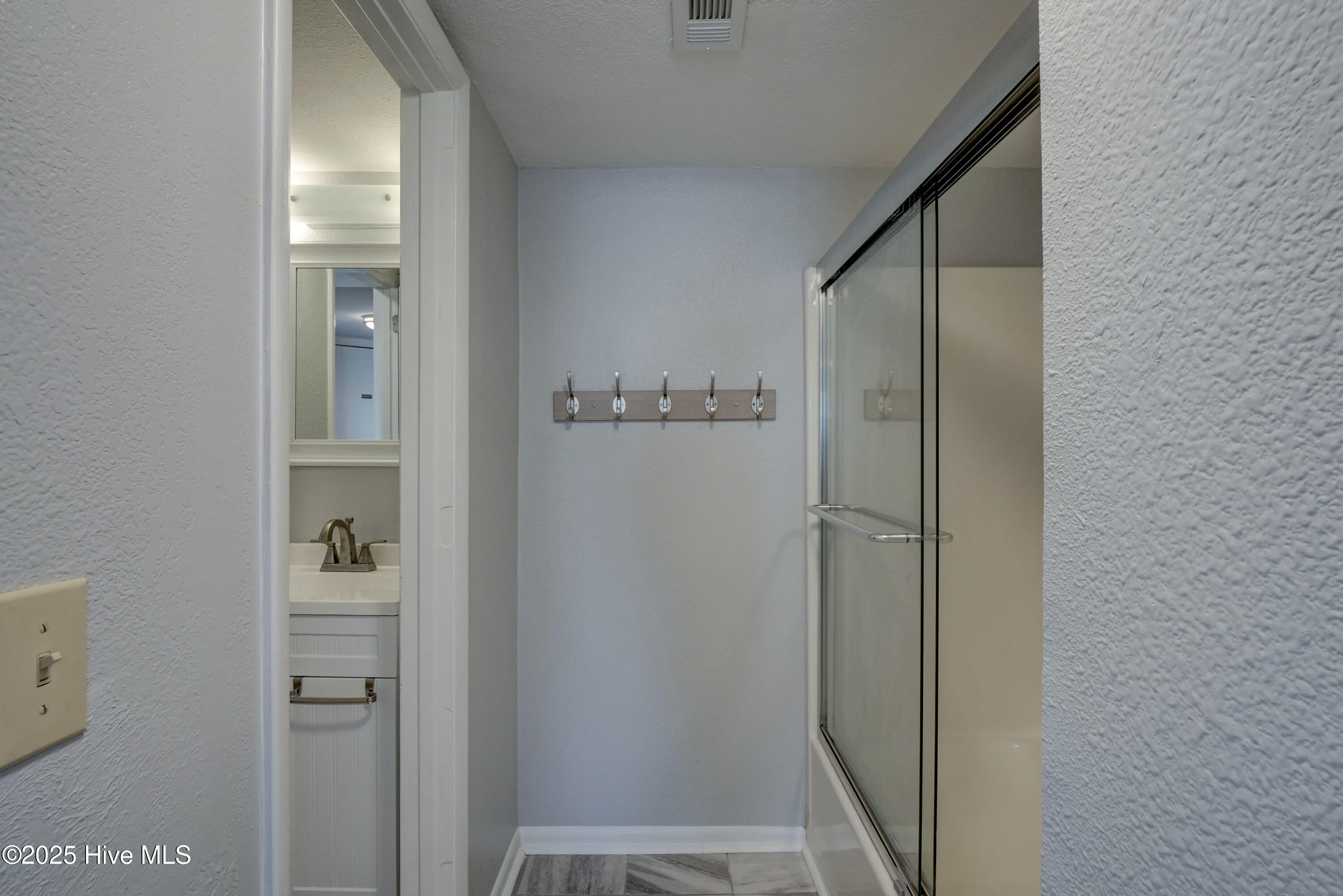 100527631 | Photo 18