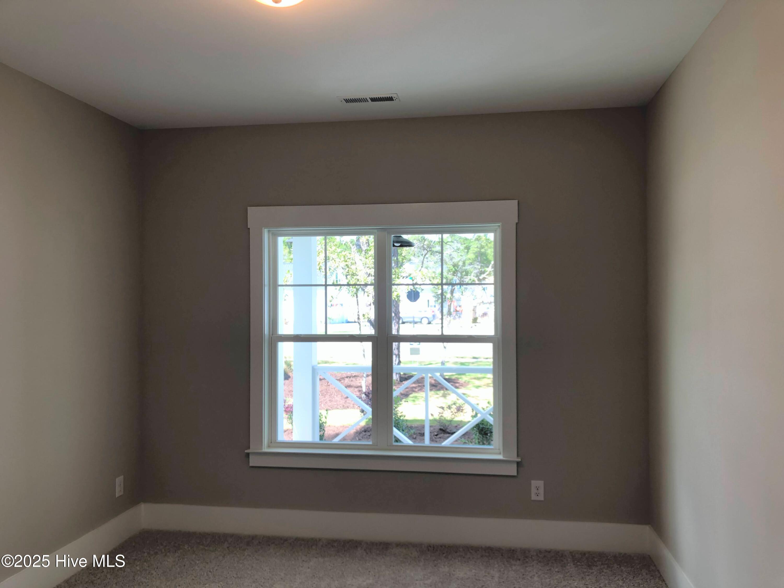 100530323 | Photo 21