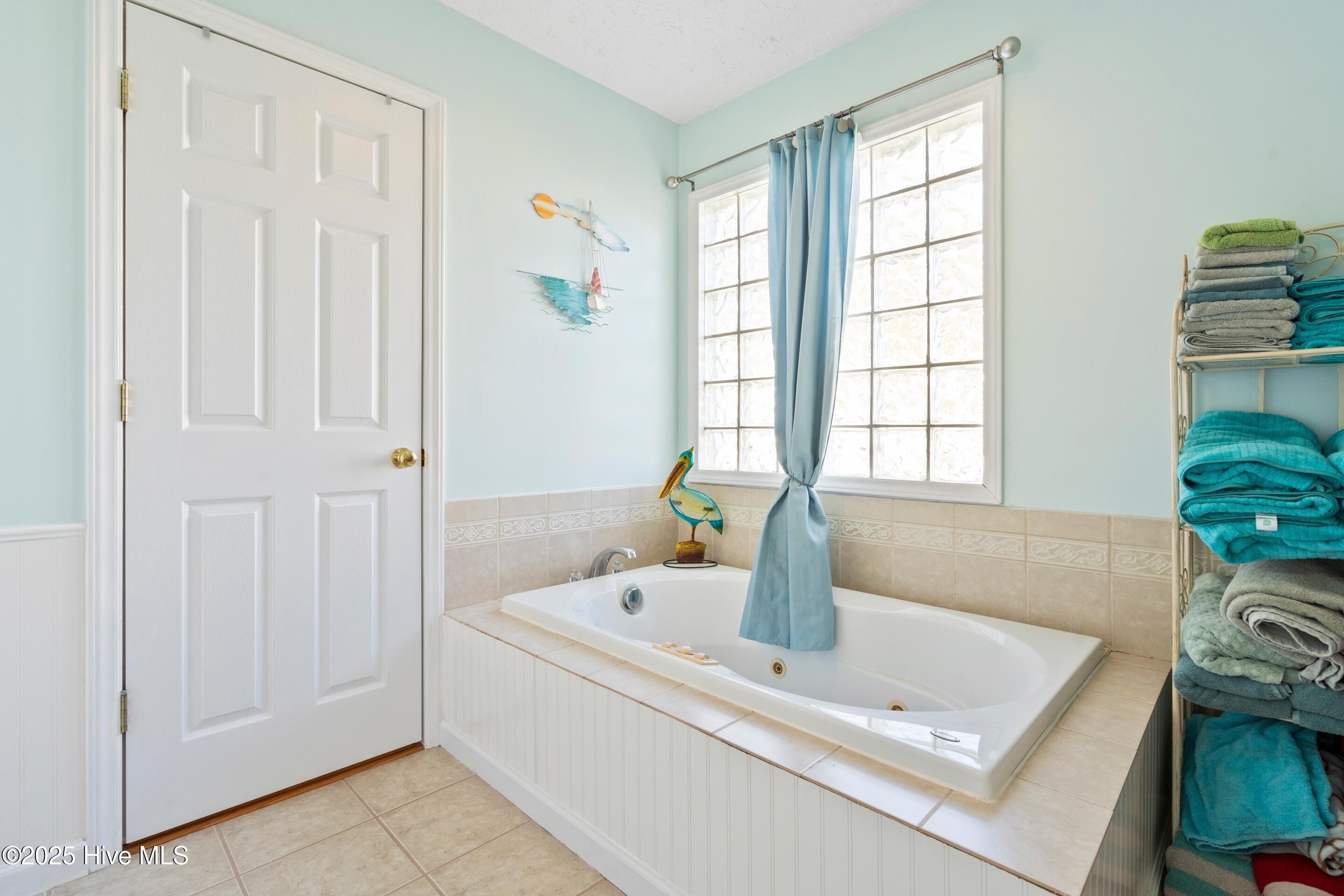 100535792 | Photo 35