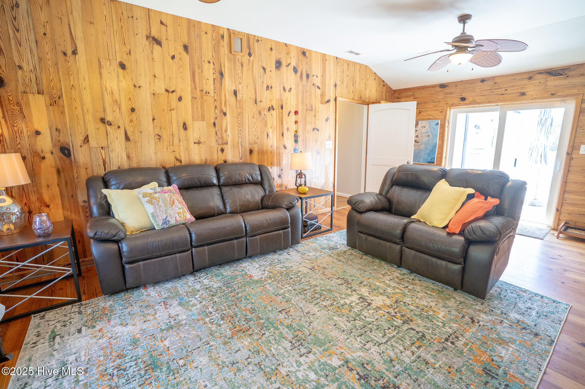 100516311 | Photo 27