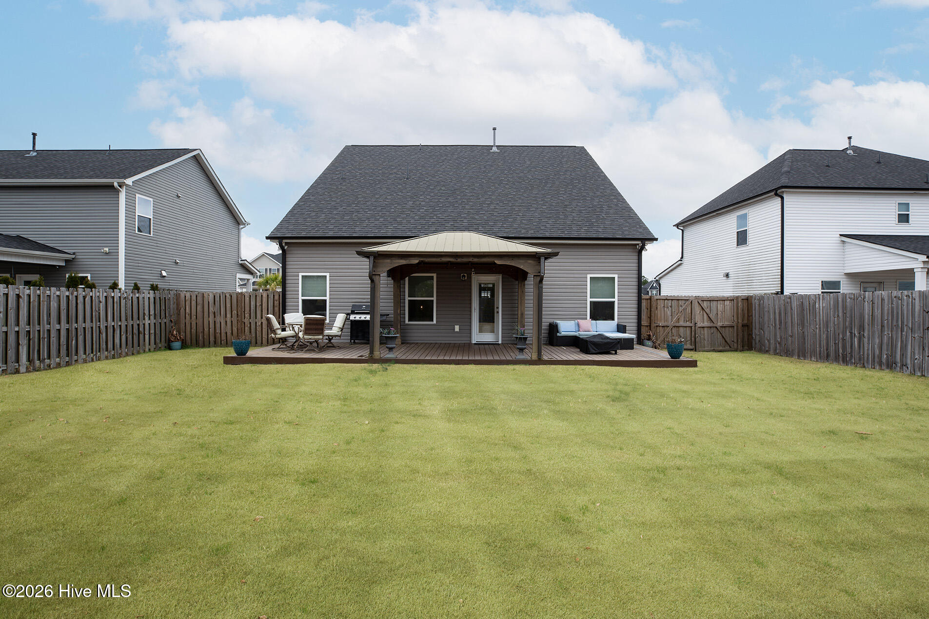 100549567 | Photo 44