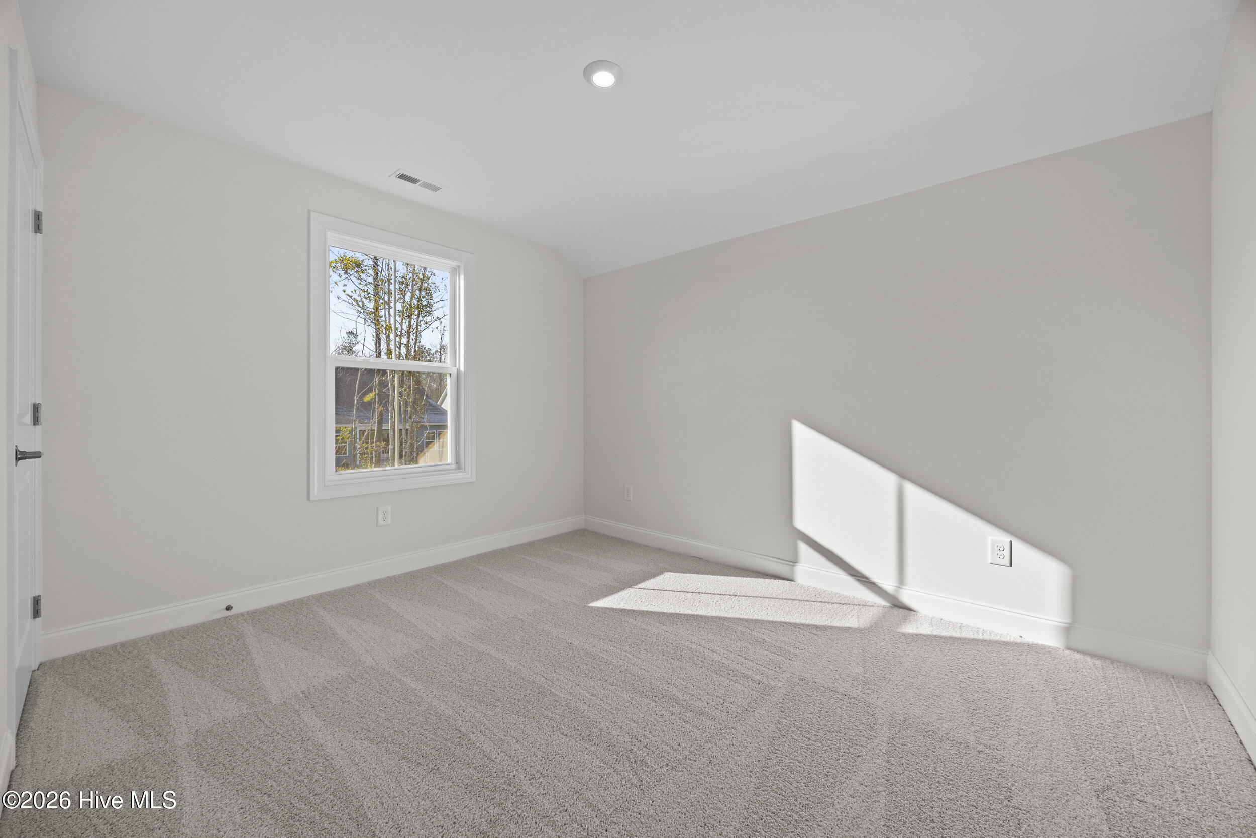 100556976 | Photo 31