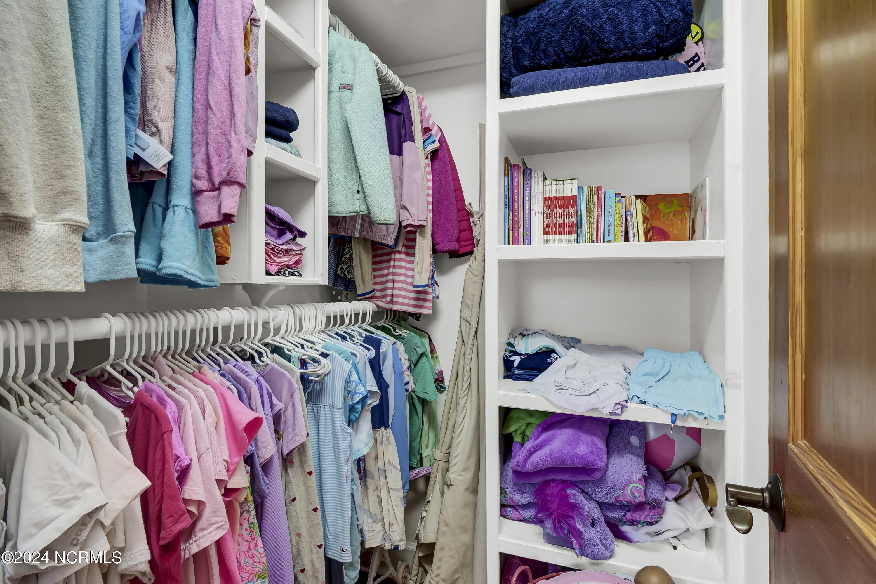 100468898 | Photo 36