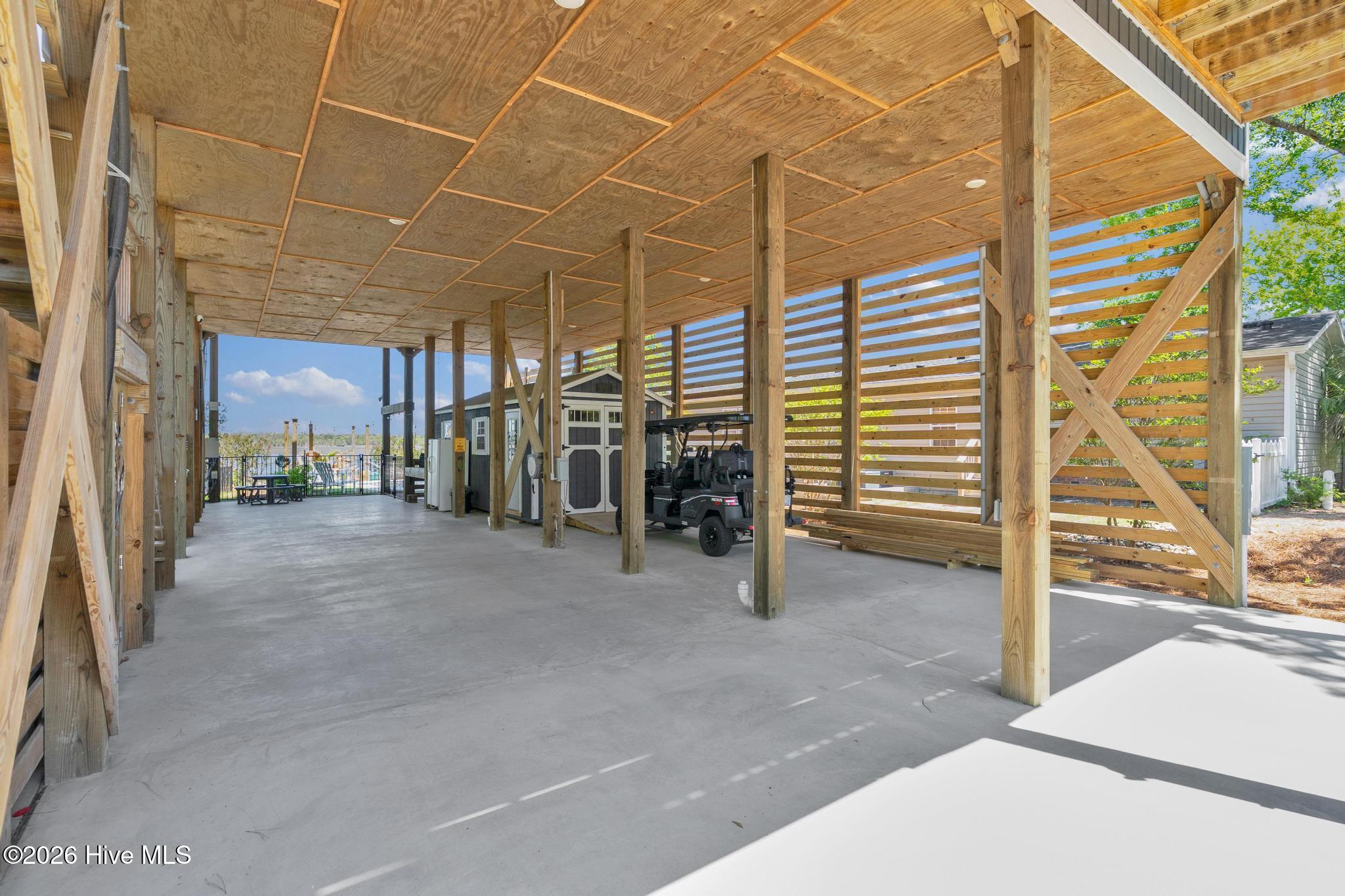 100569220 | Photo 48