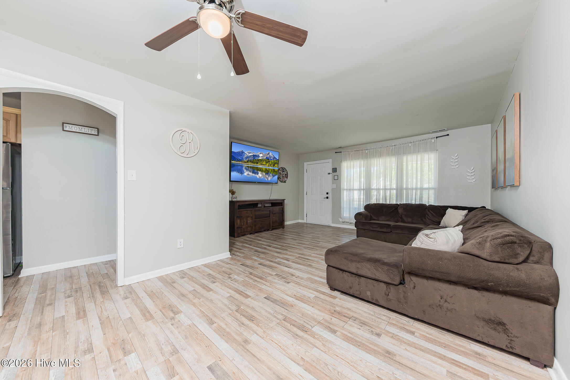 100566387 | Photo 12