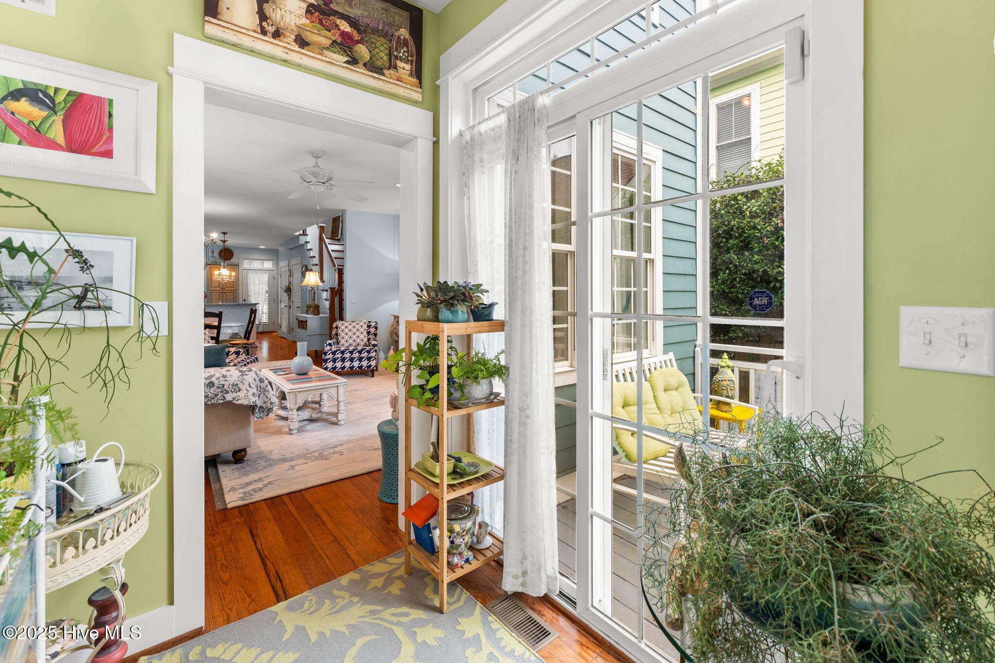 100534580 | Photo 26