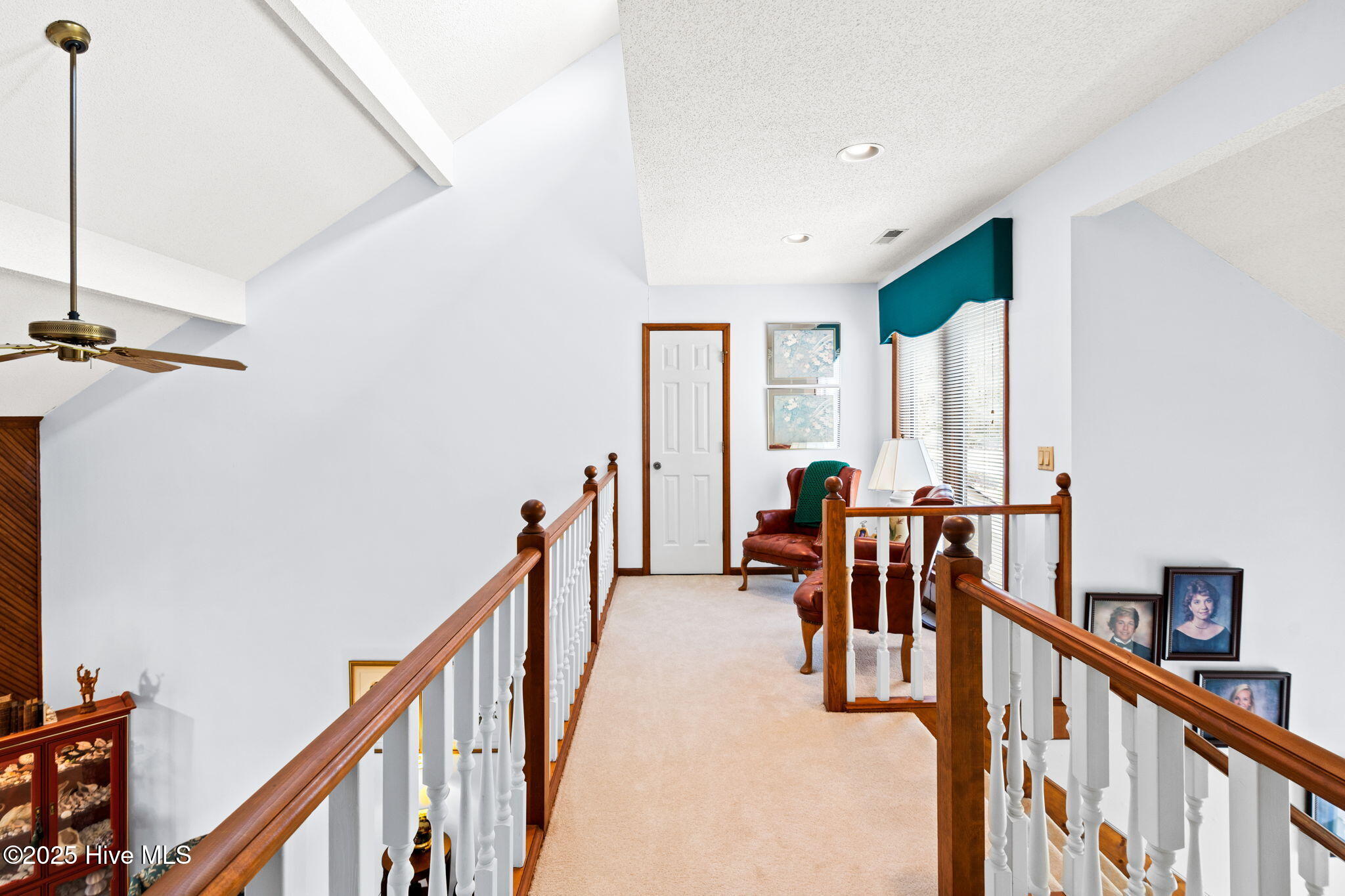 100557688 | Photo 36