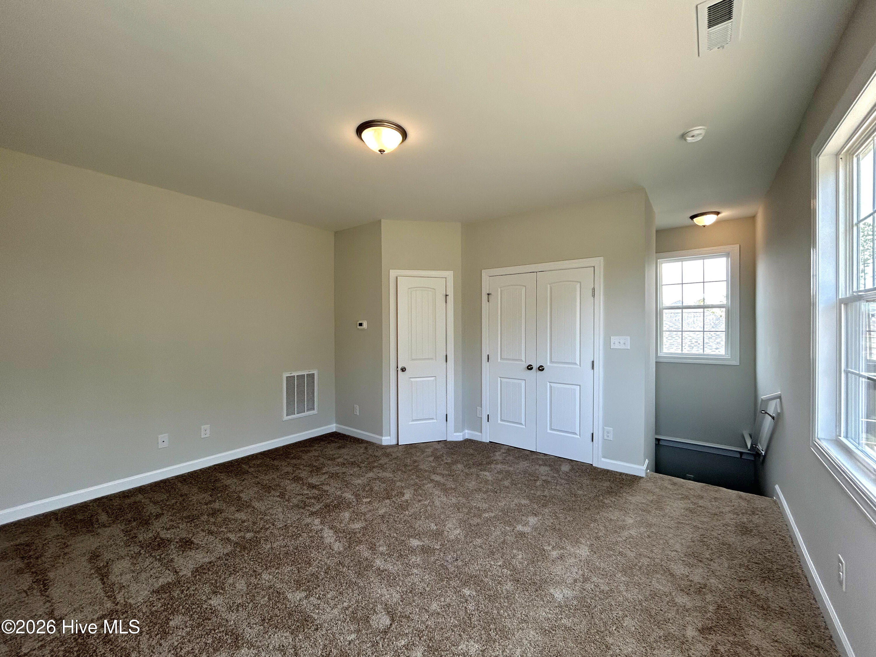 100560362 | Photo 55