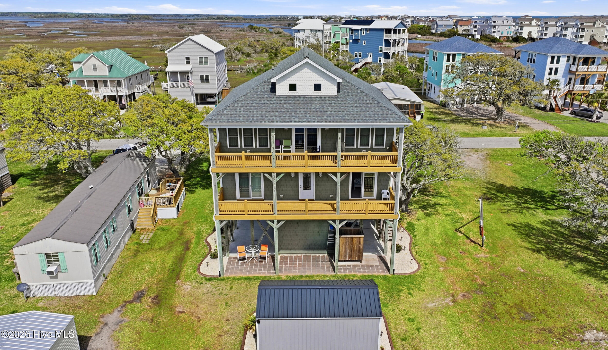 100566113 | Photo 41