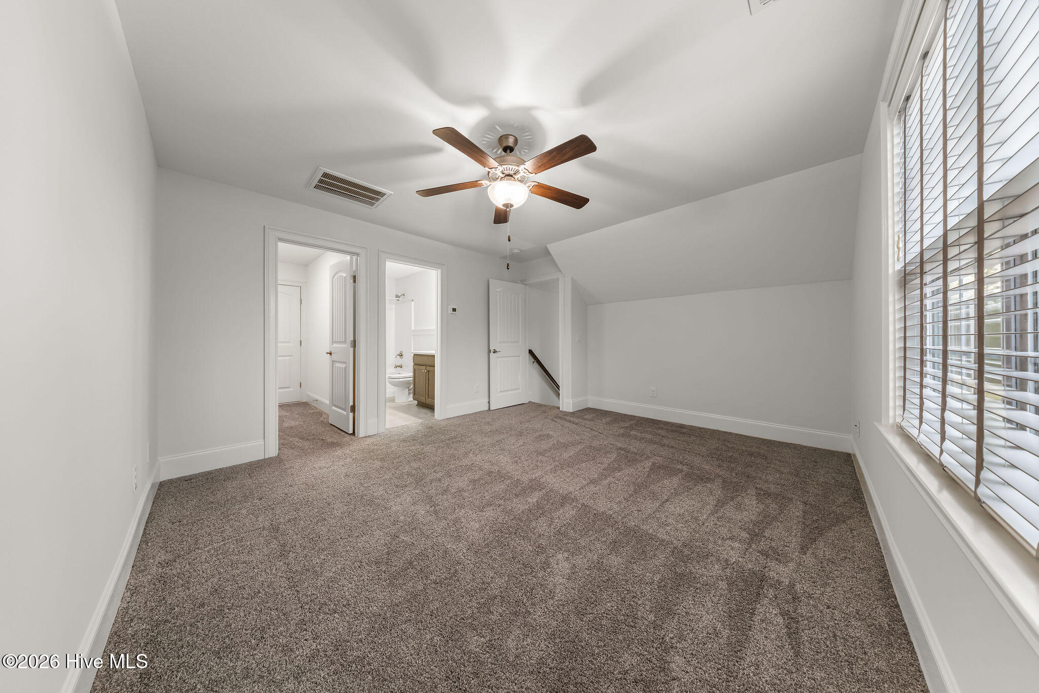 100554356 | Photo 45