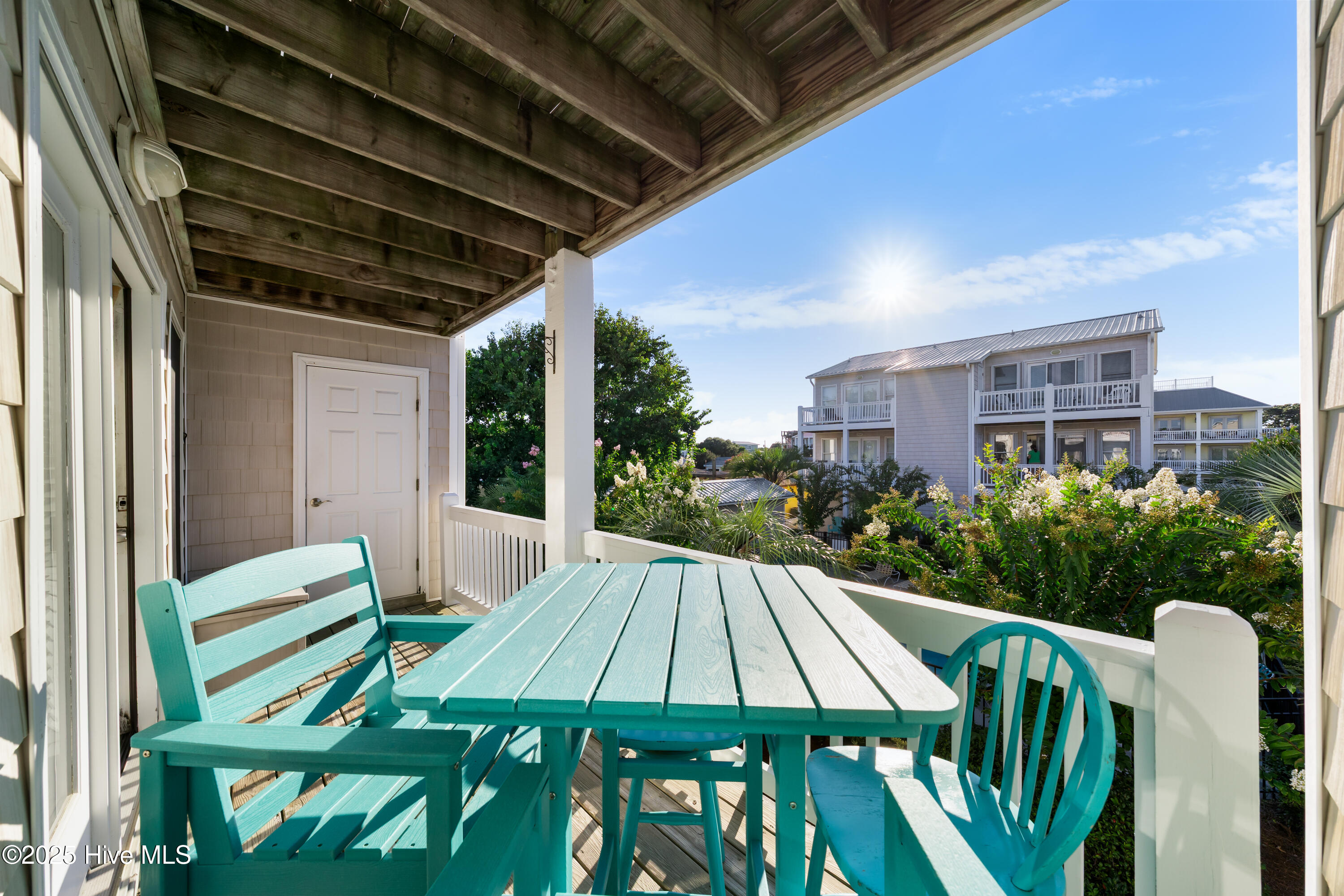 100532261 | Photo 34