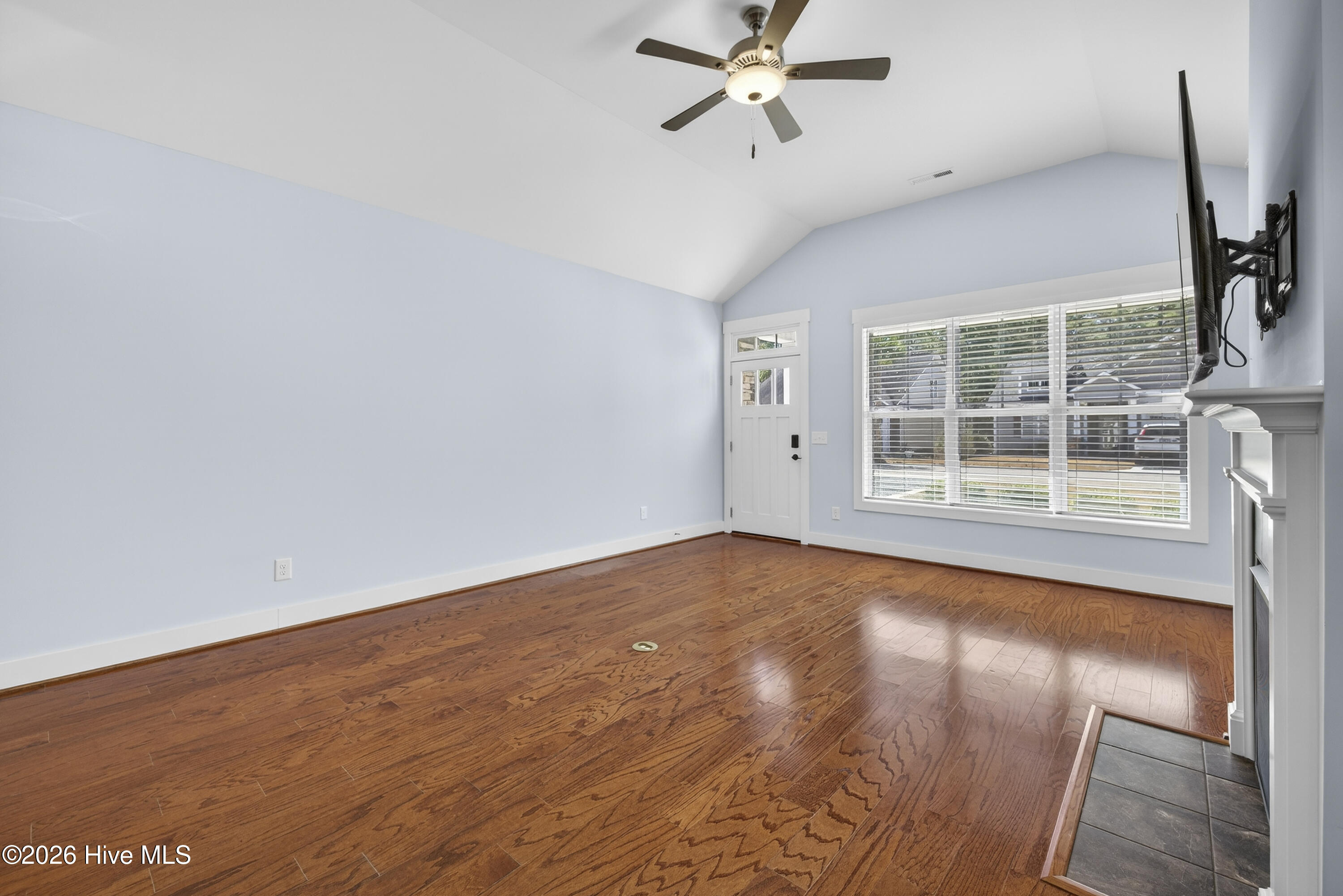 100552916 | Photo 18