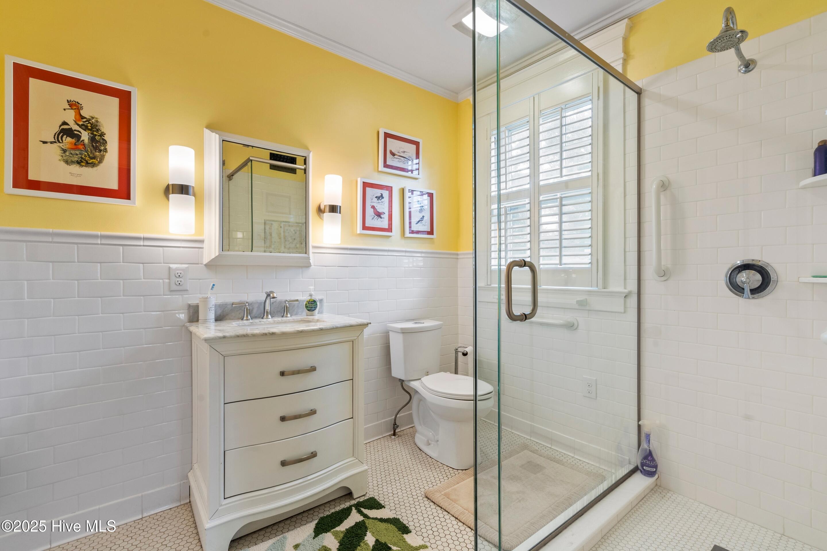 100553658 | Photo 51