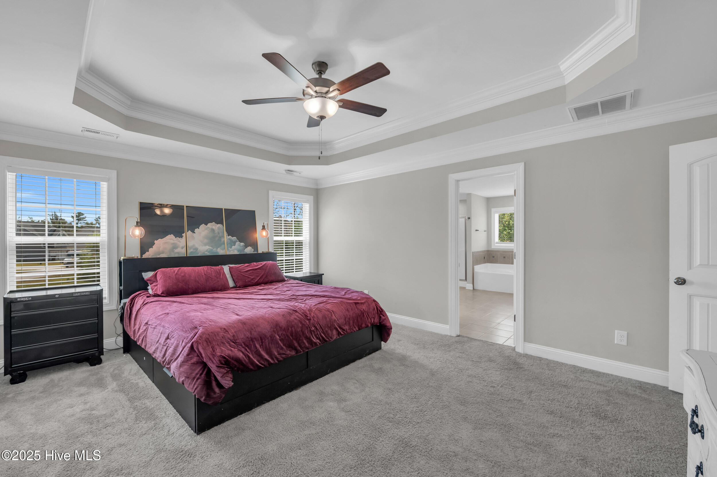 100530270 | Photo 25