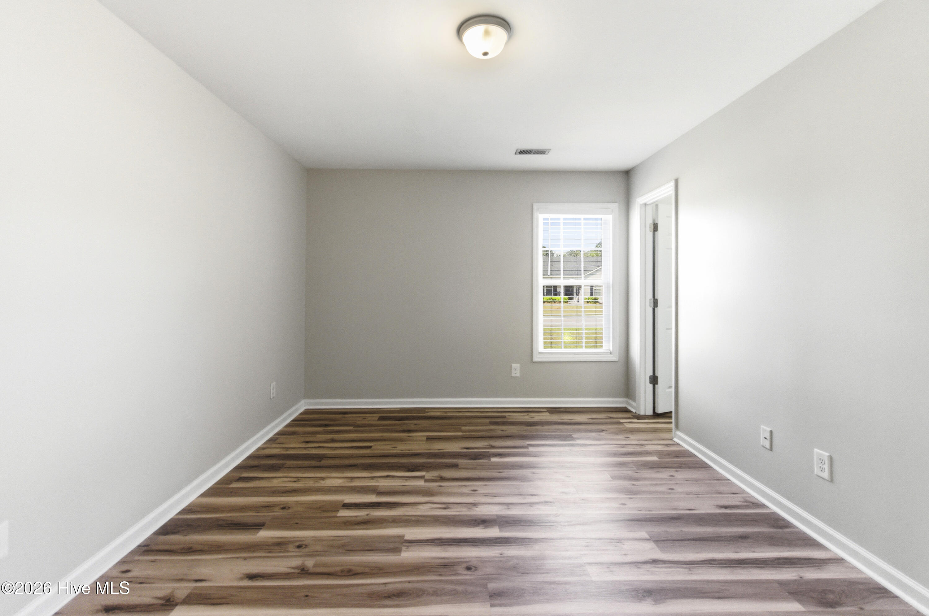 100564497 | Photo 18