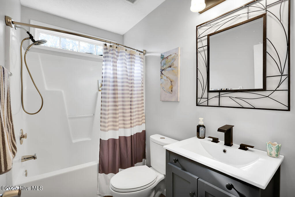 100543761 | Photo 22