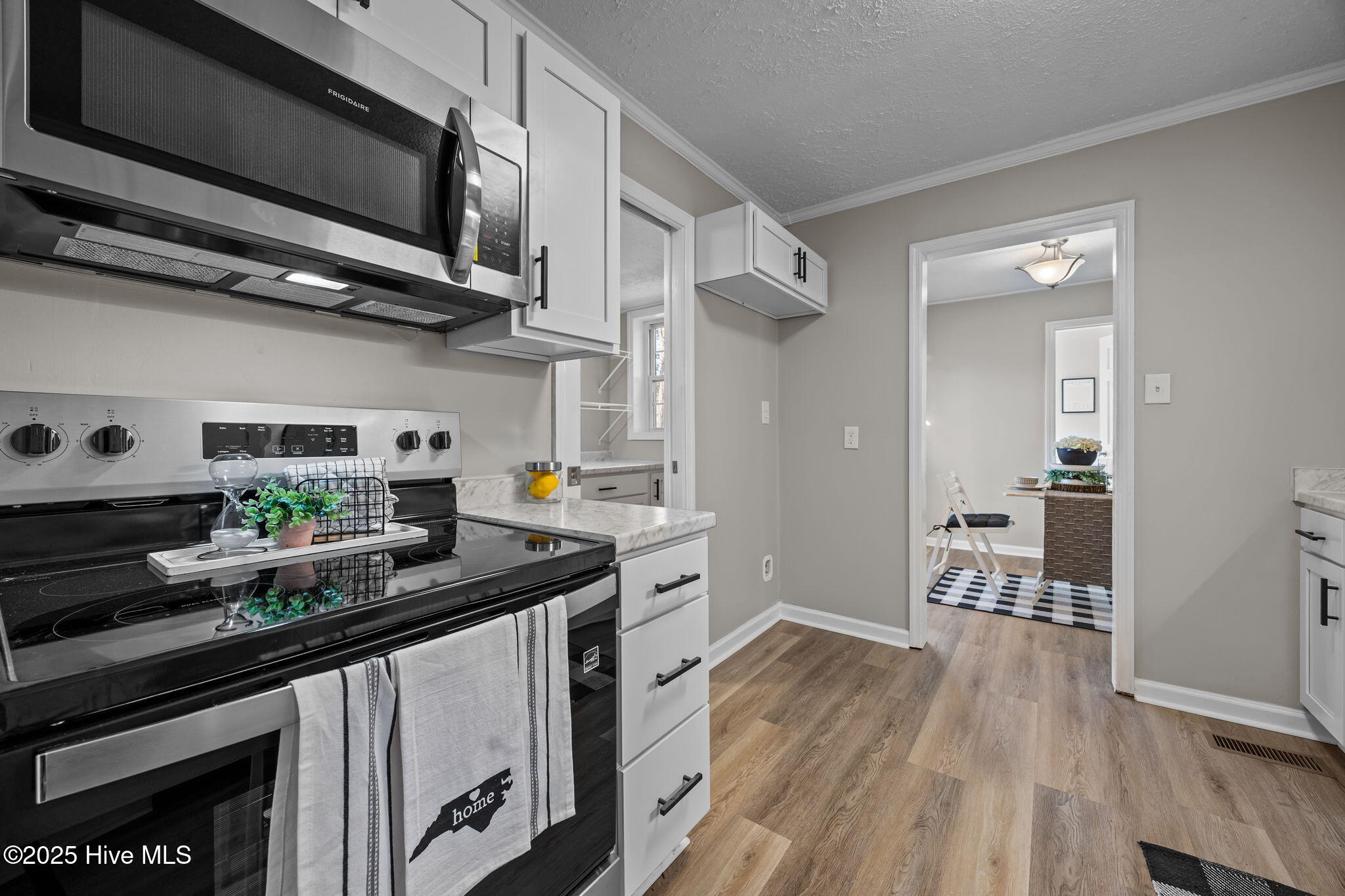 100543072 | Photo 13