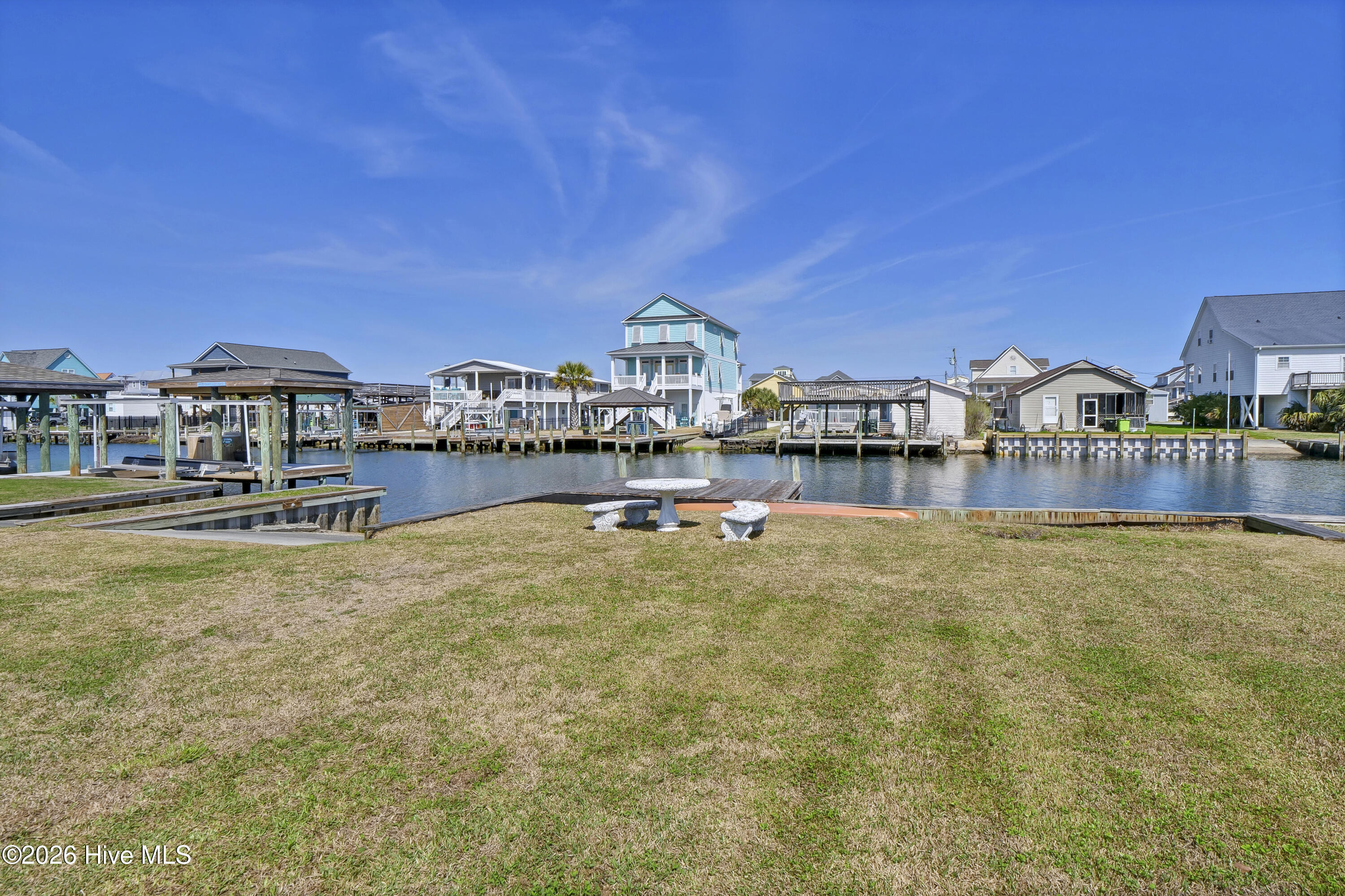 100560553 | Photo 25