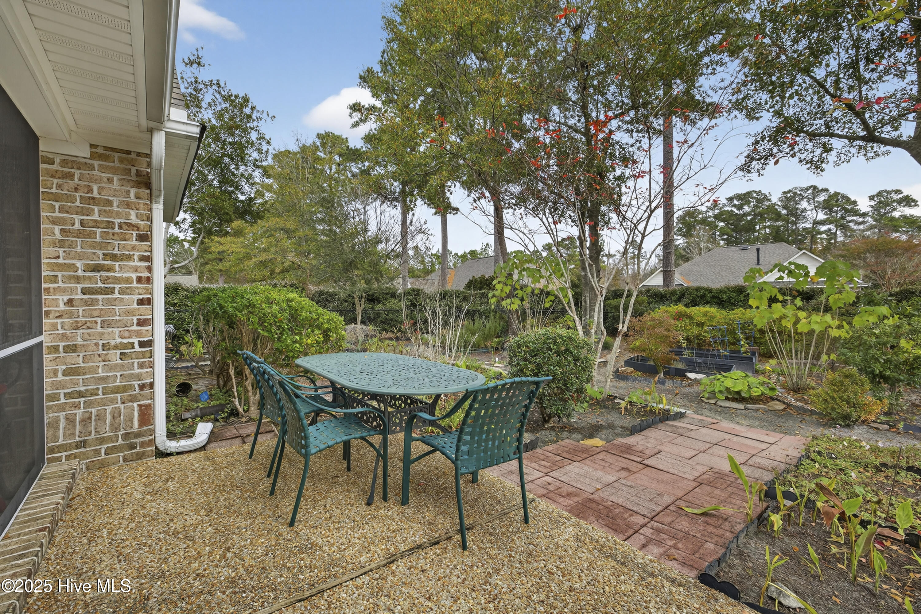 100543766 | Photo 23