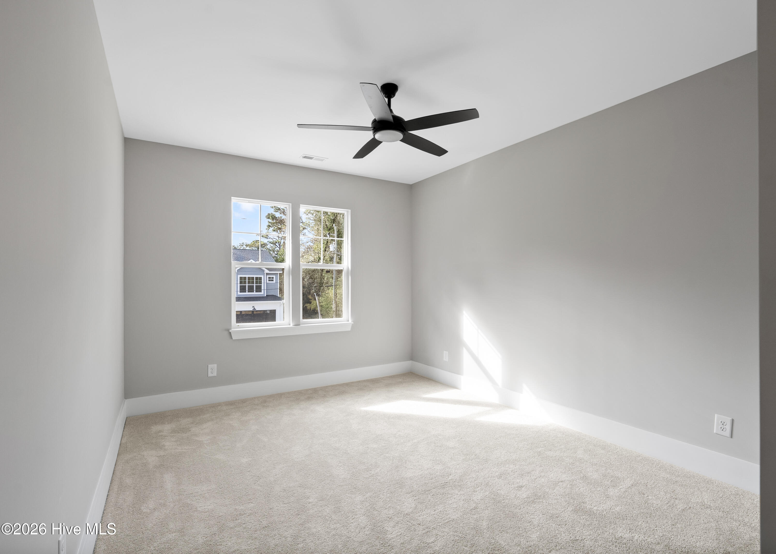 100553267 | Photo 28