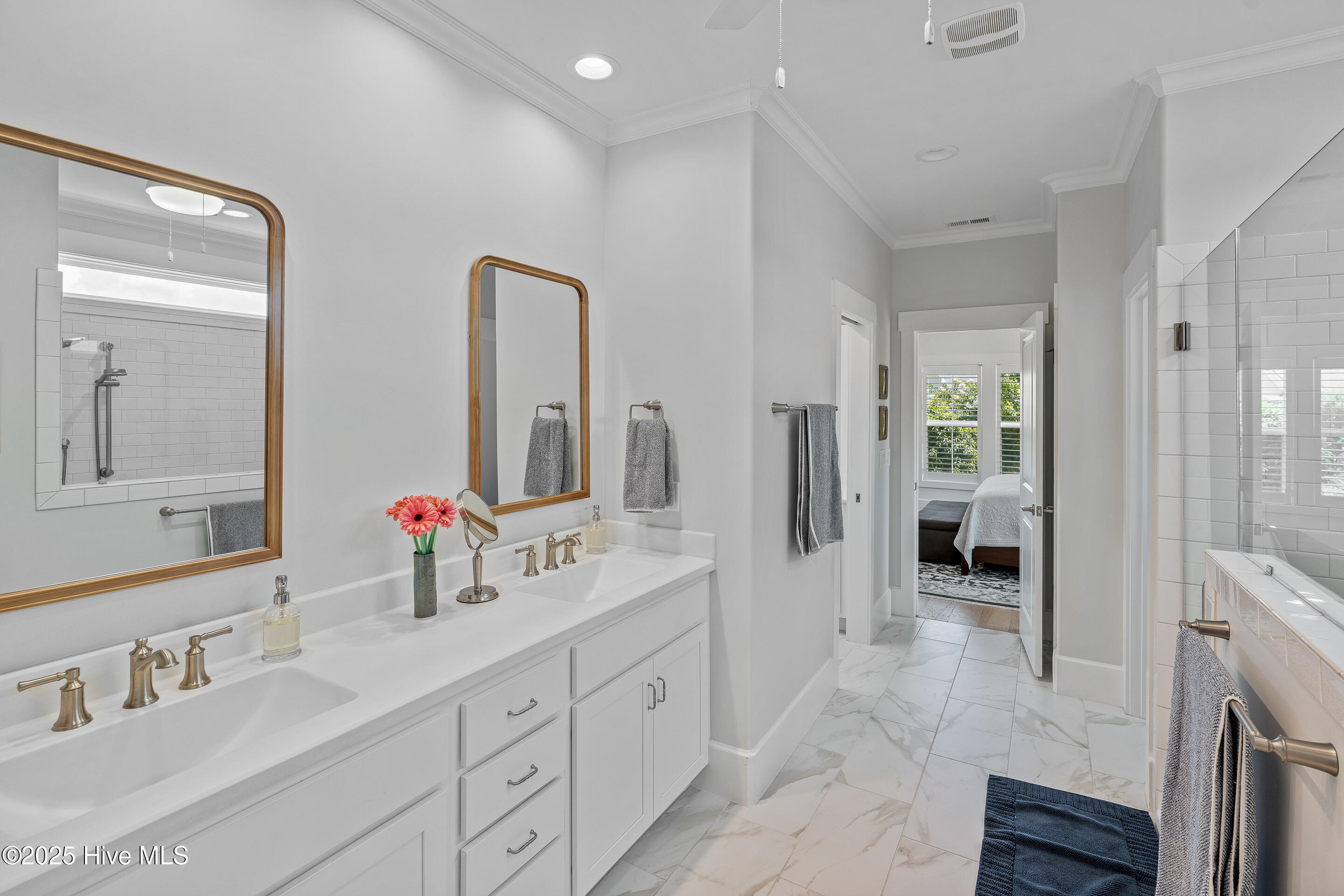 100542822 | Photo 20