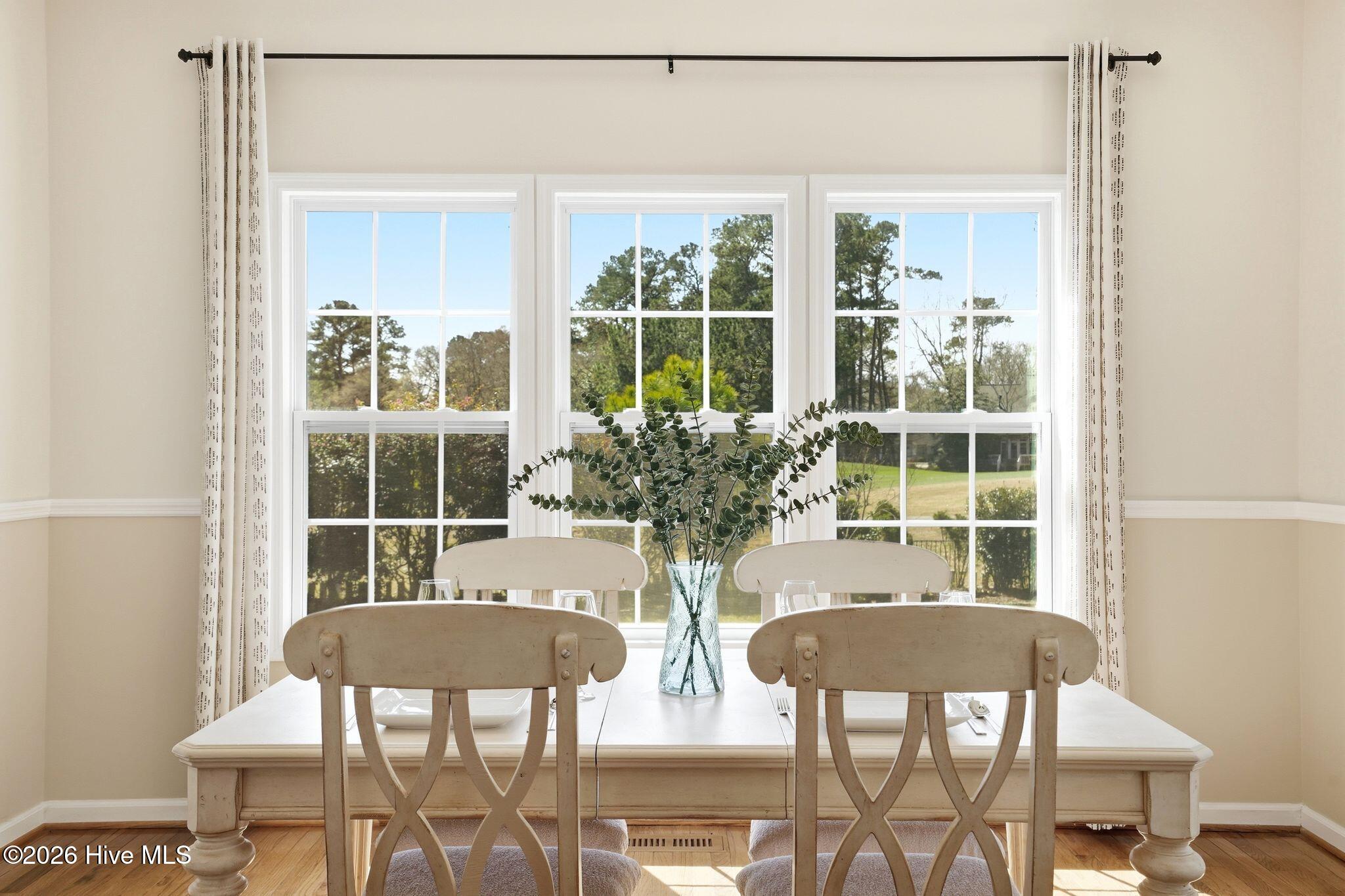 100560935 | Photo 28