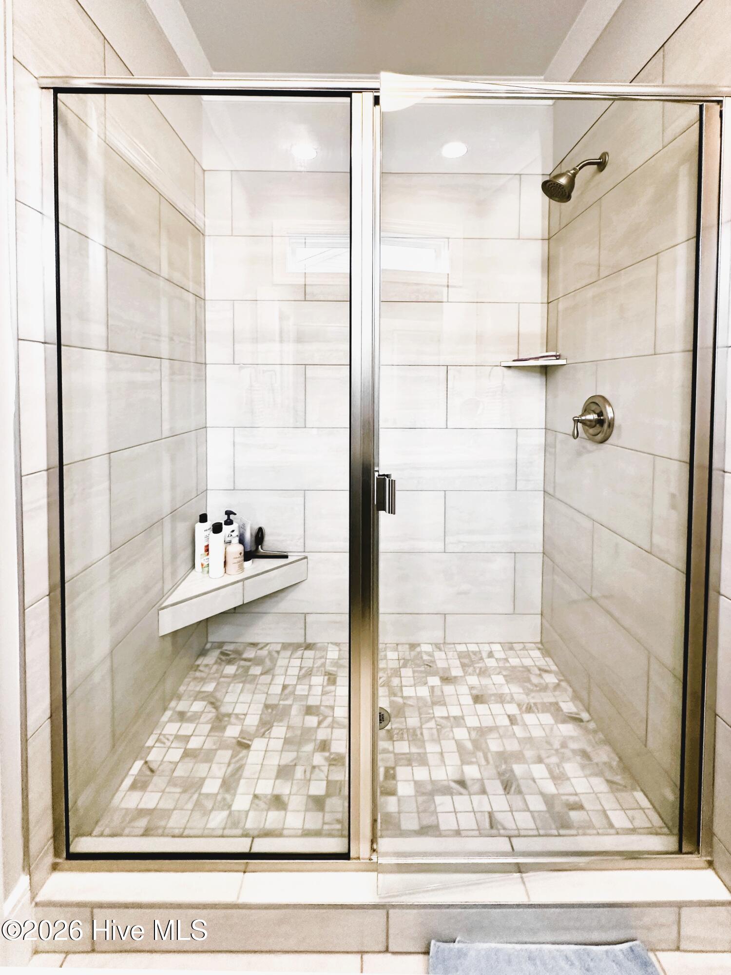 100548790 | Photo 22