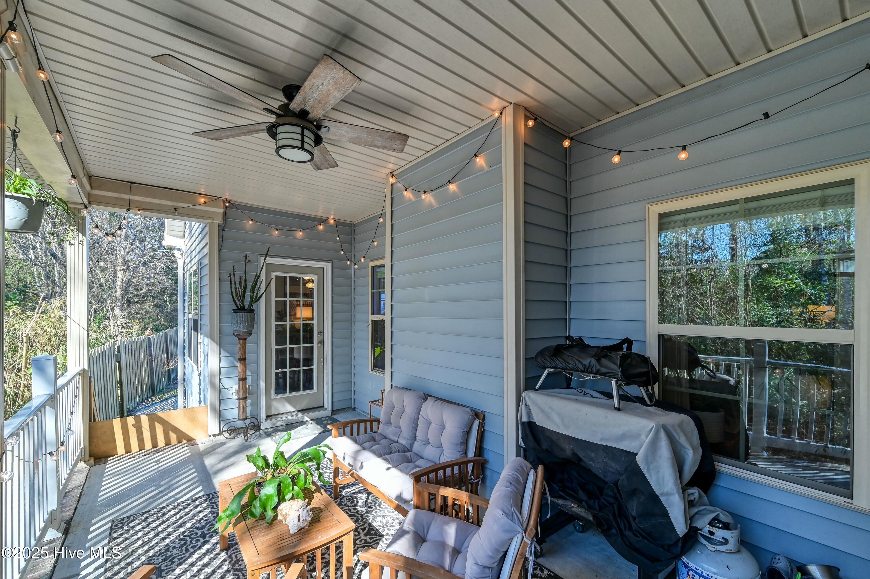 100561132 | Photo 45