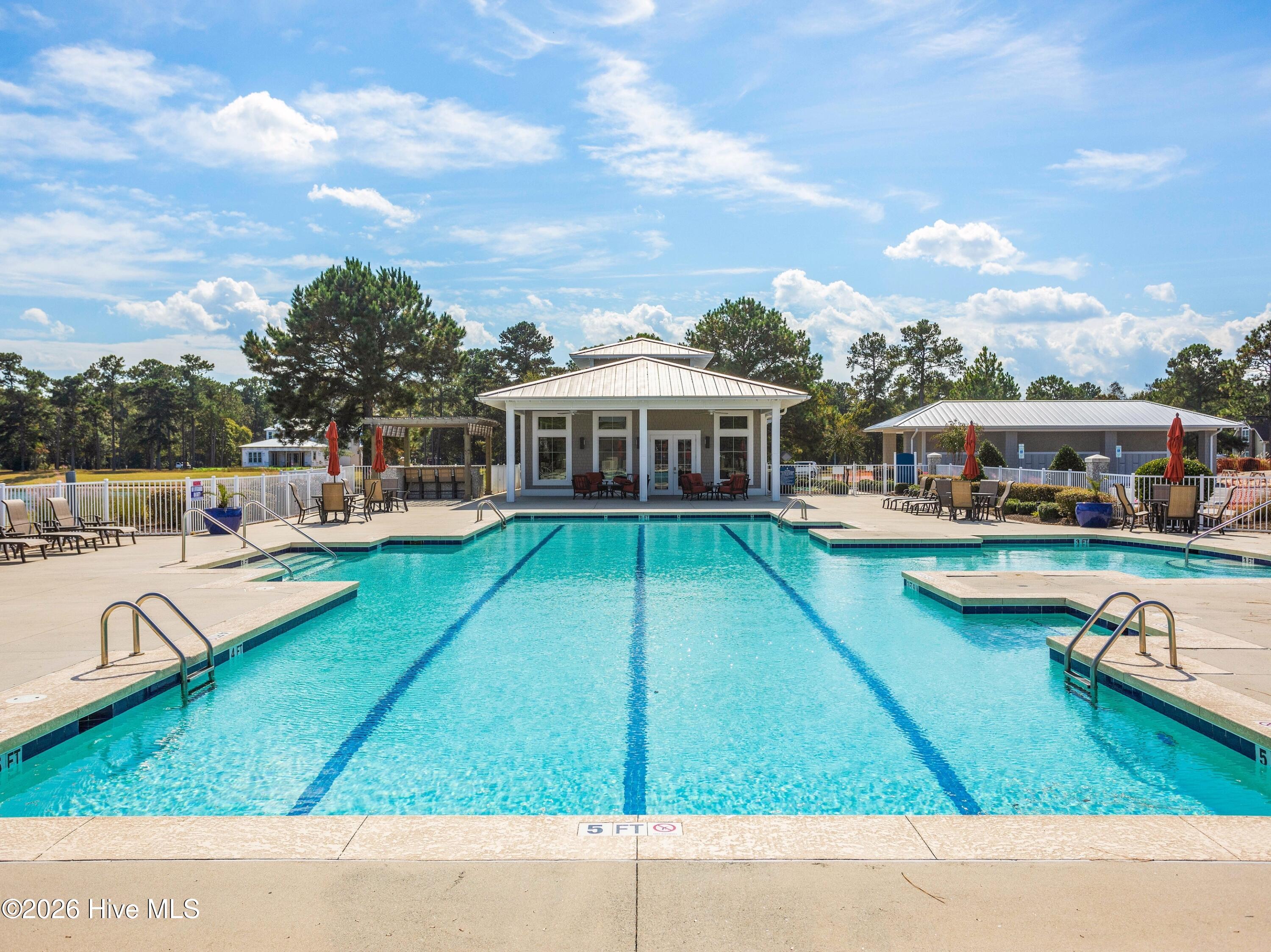 100549820 | Photo 58