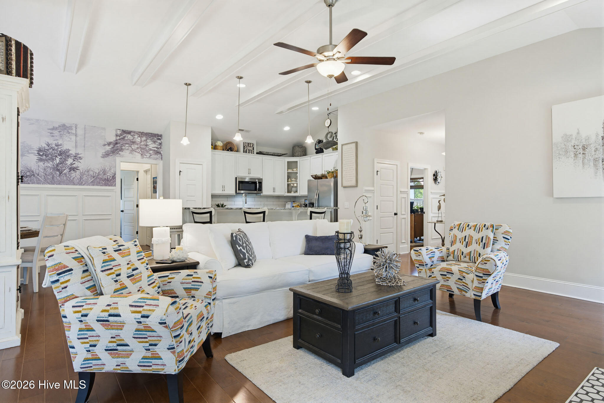 100569599 | Photo 13