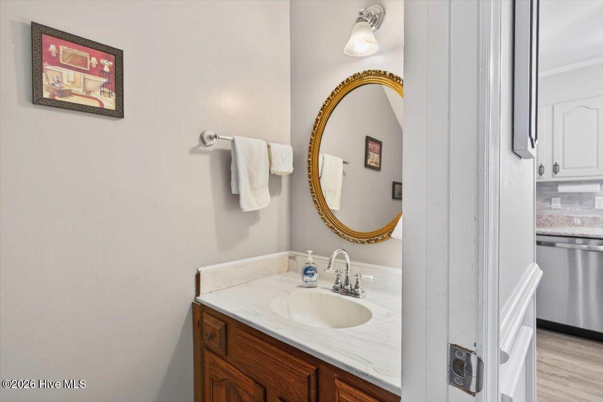 100549781 | Photo 26