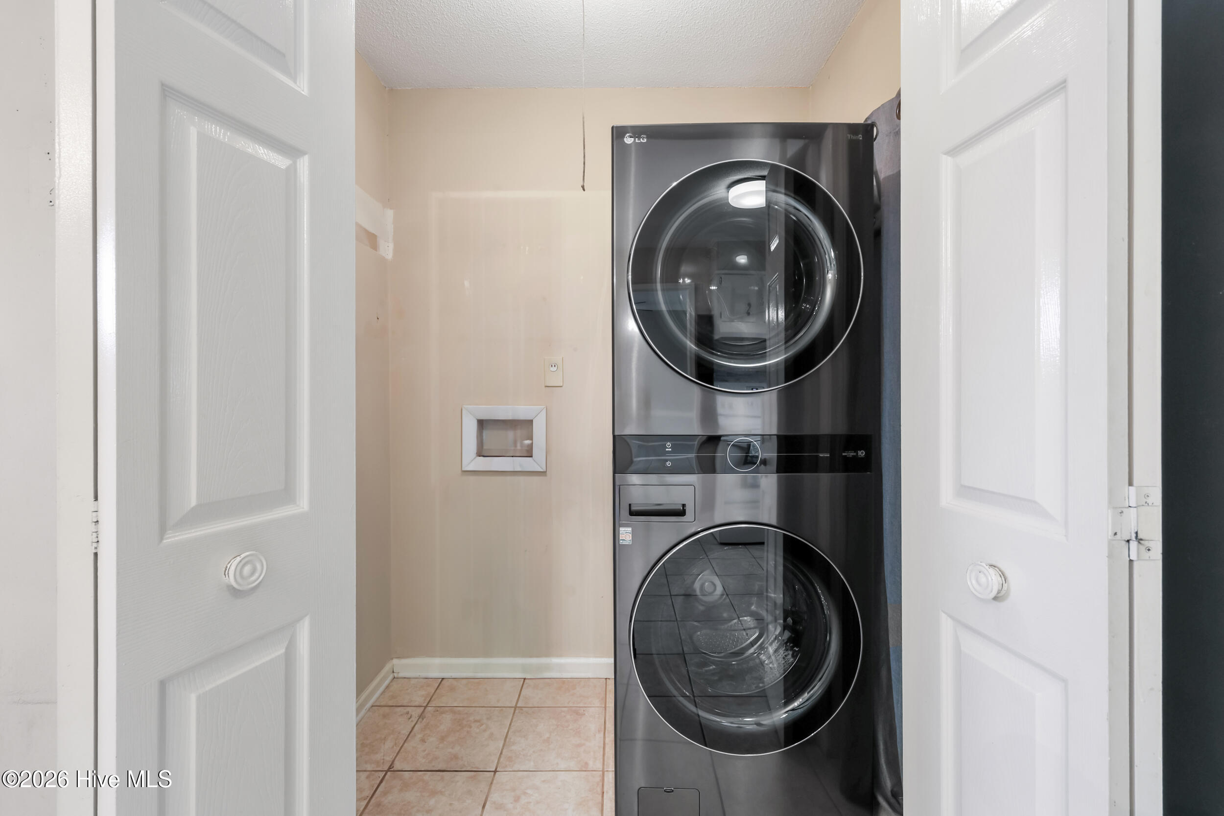 100558857 | Photo 24