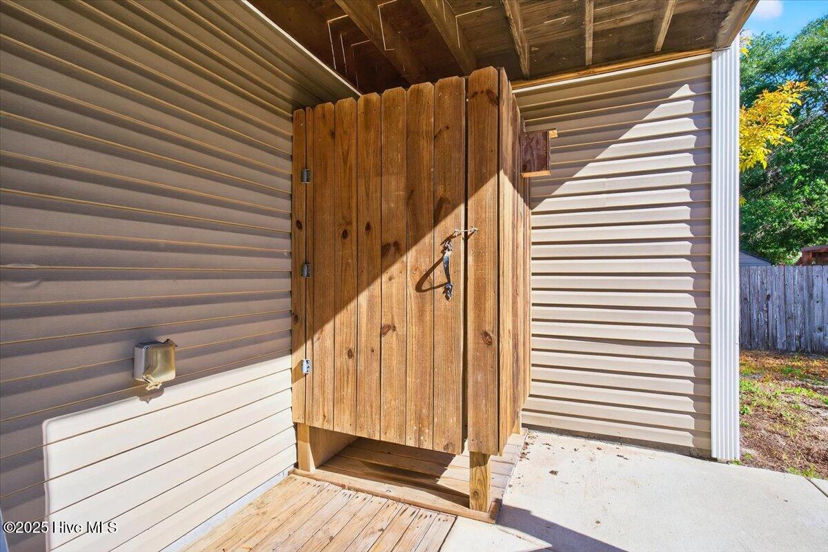 100539845 | Photo 37