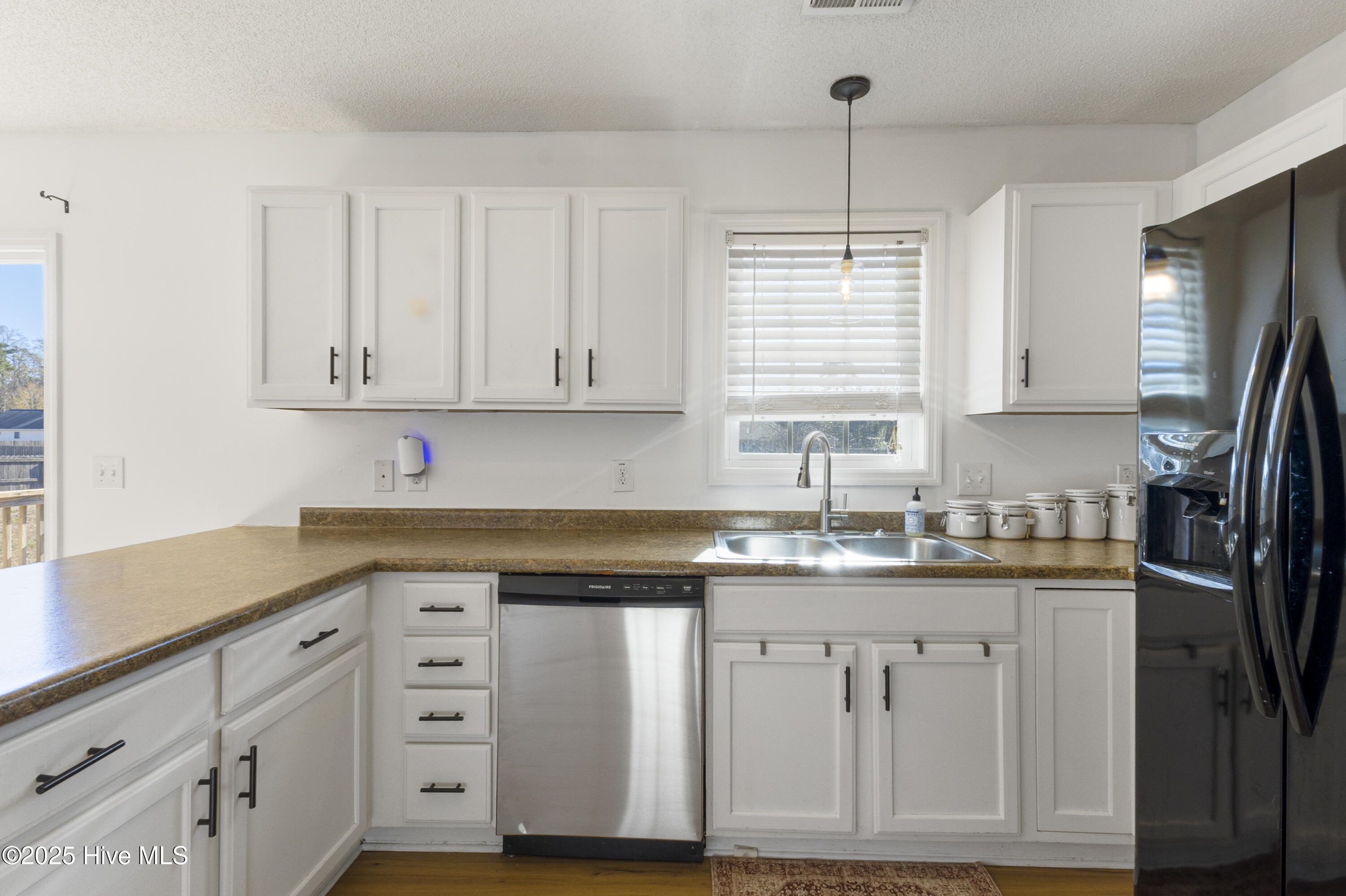 100545933 | Photo 16