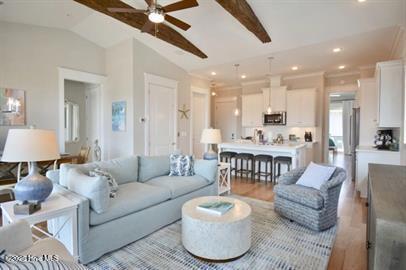 100545187 | Photo 24