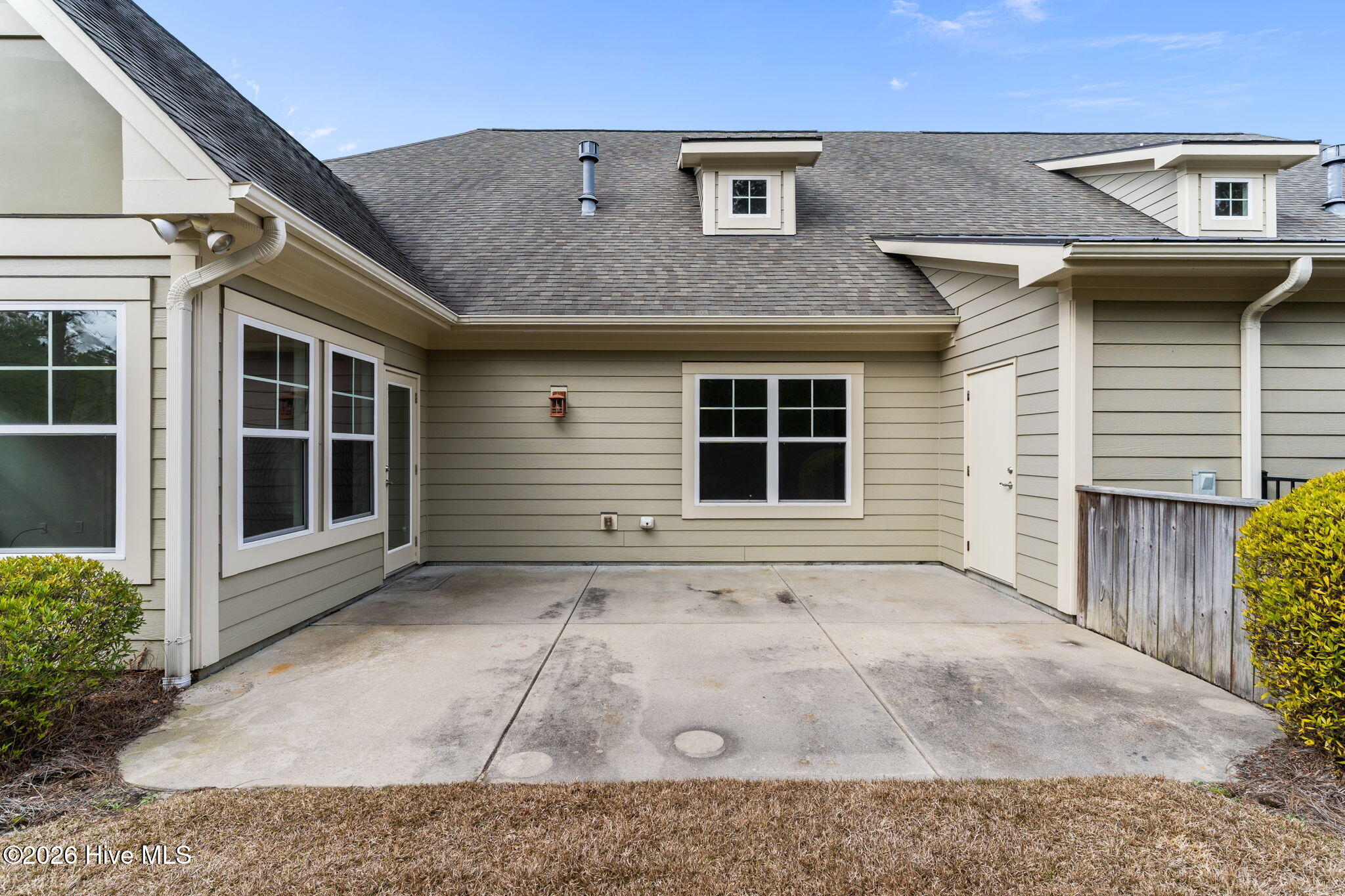 100558174 | Photo 33