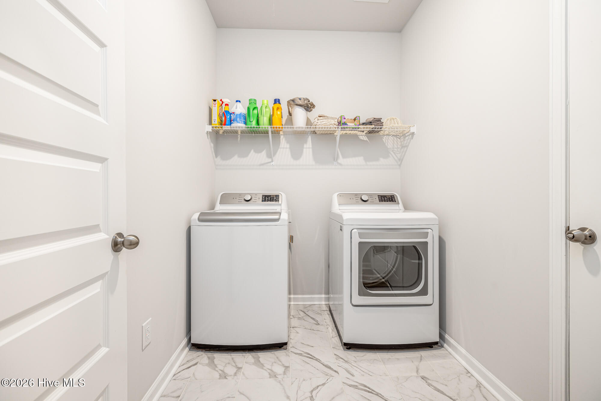 100562008 | Photo 25