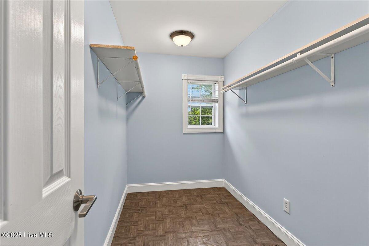 100513703 | Photo 34