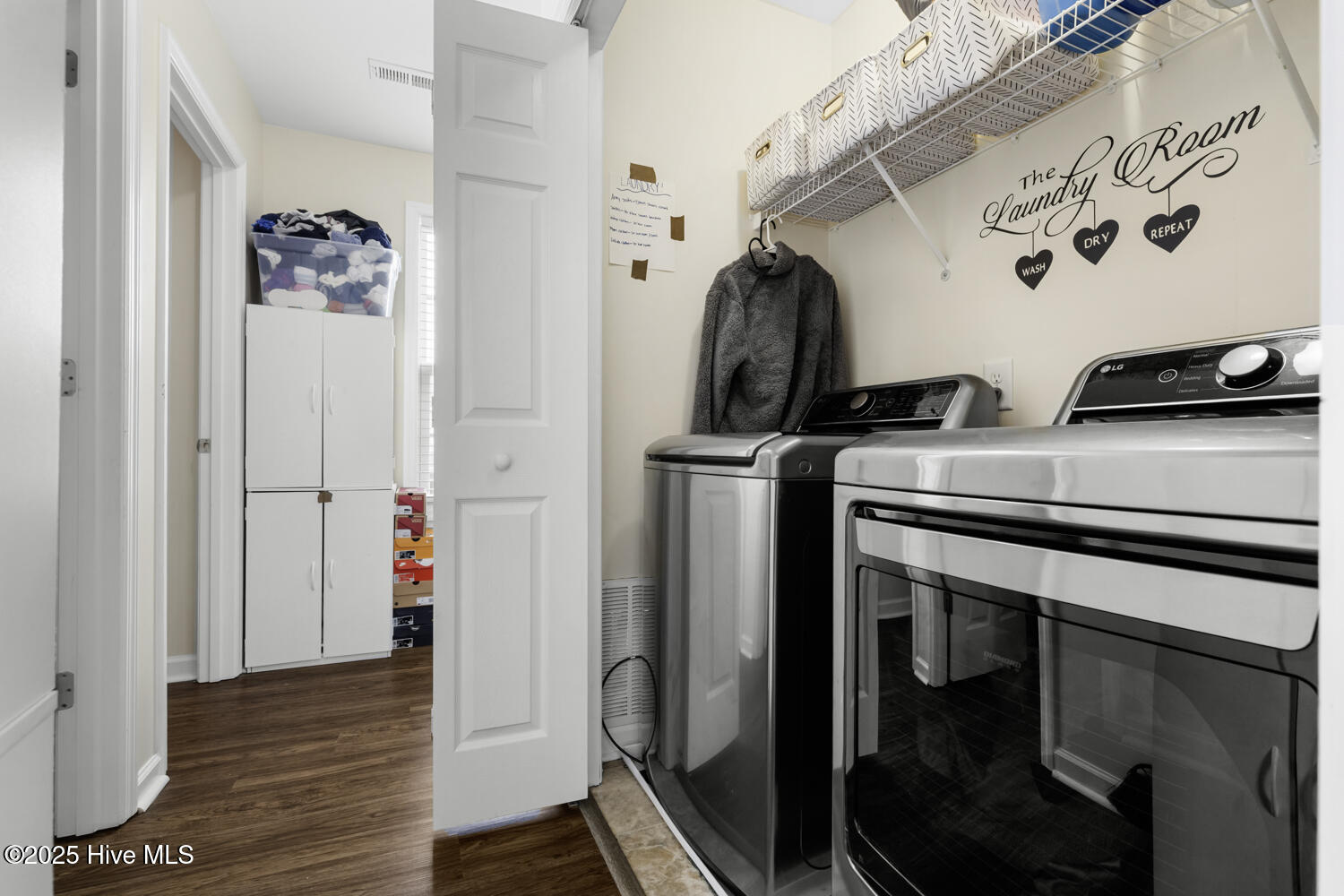 100530118 | Photo 17