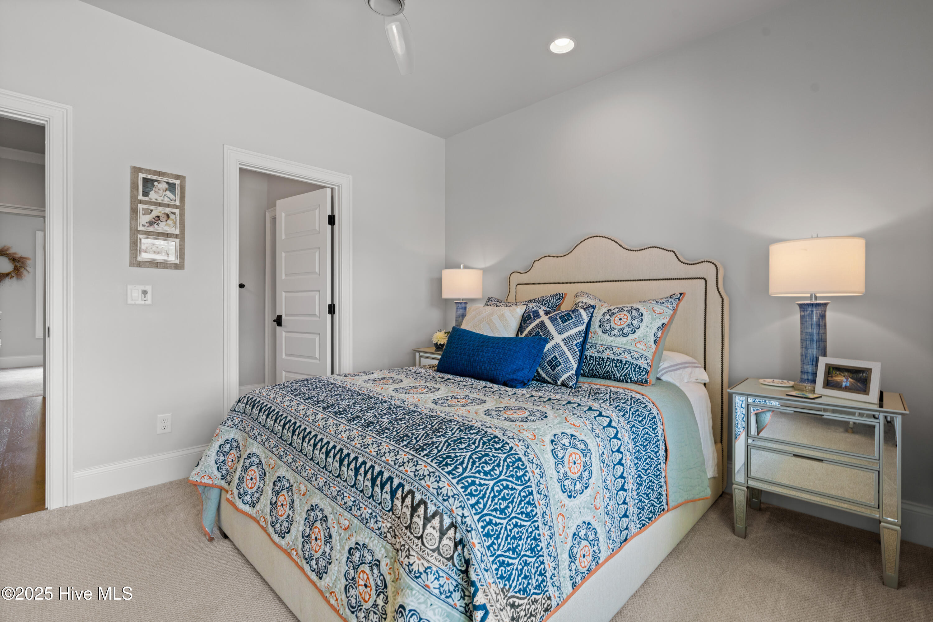 100551576 | Photo 39