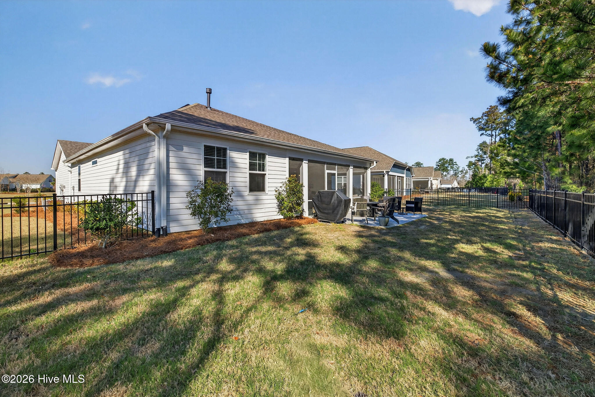 100563457 | Photo 34