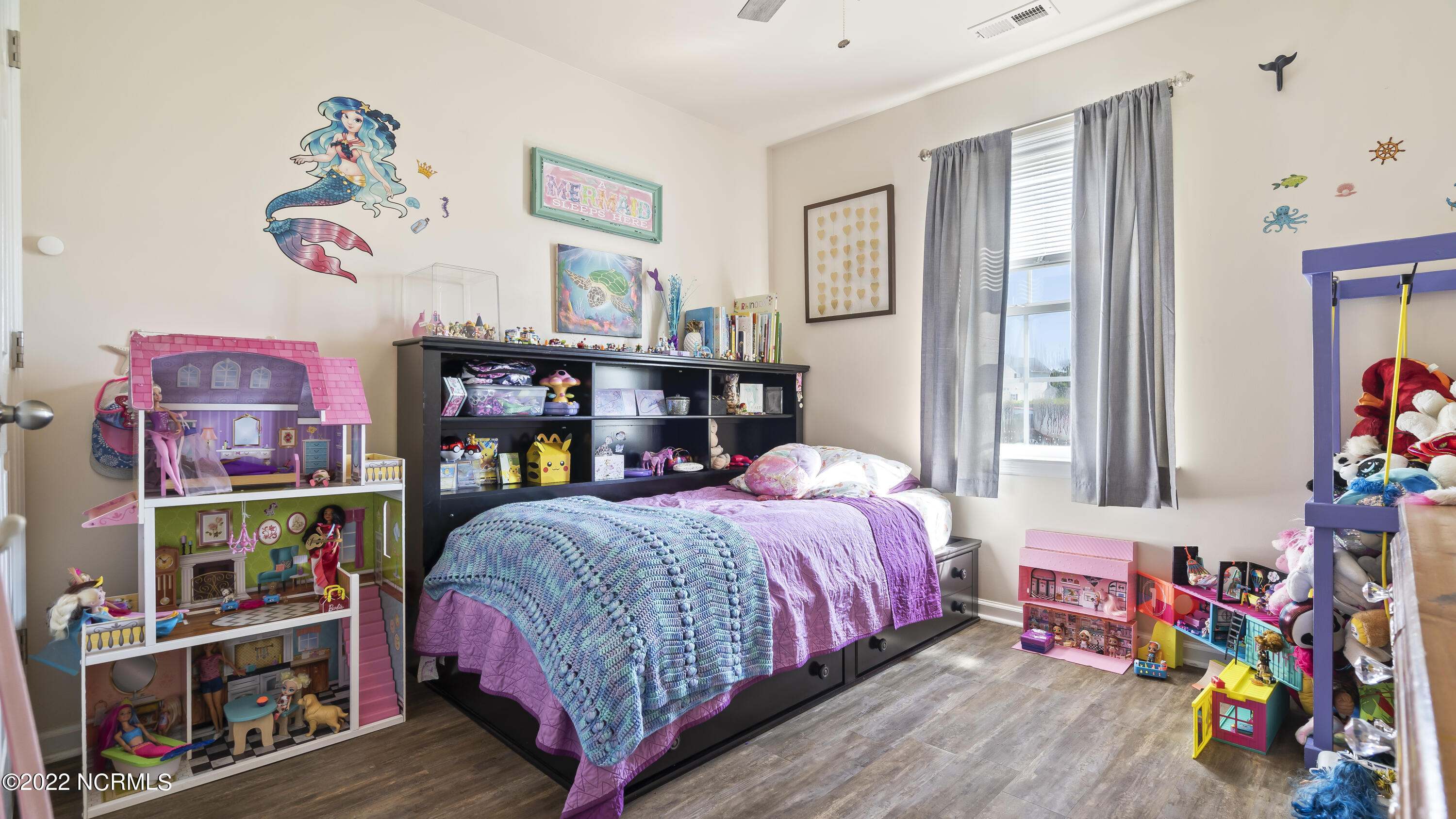 100549623 | Photo 24