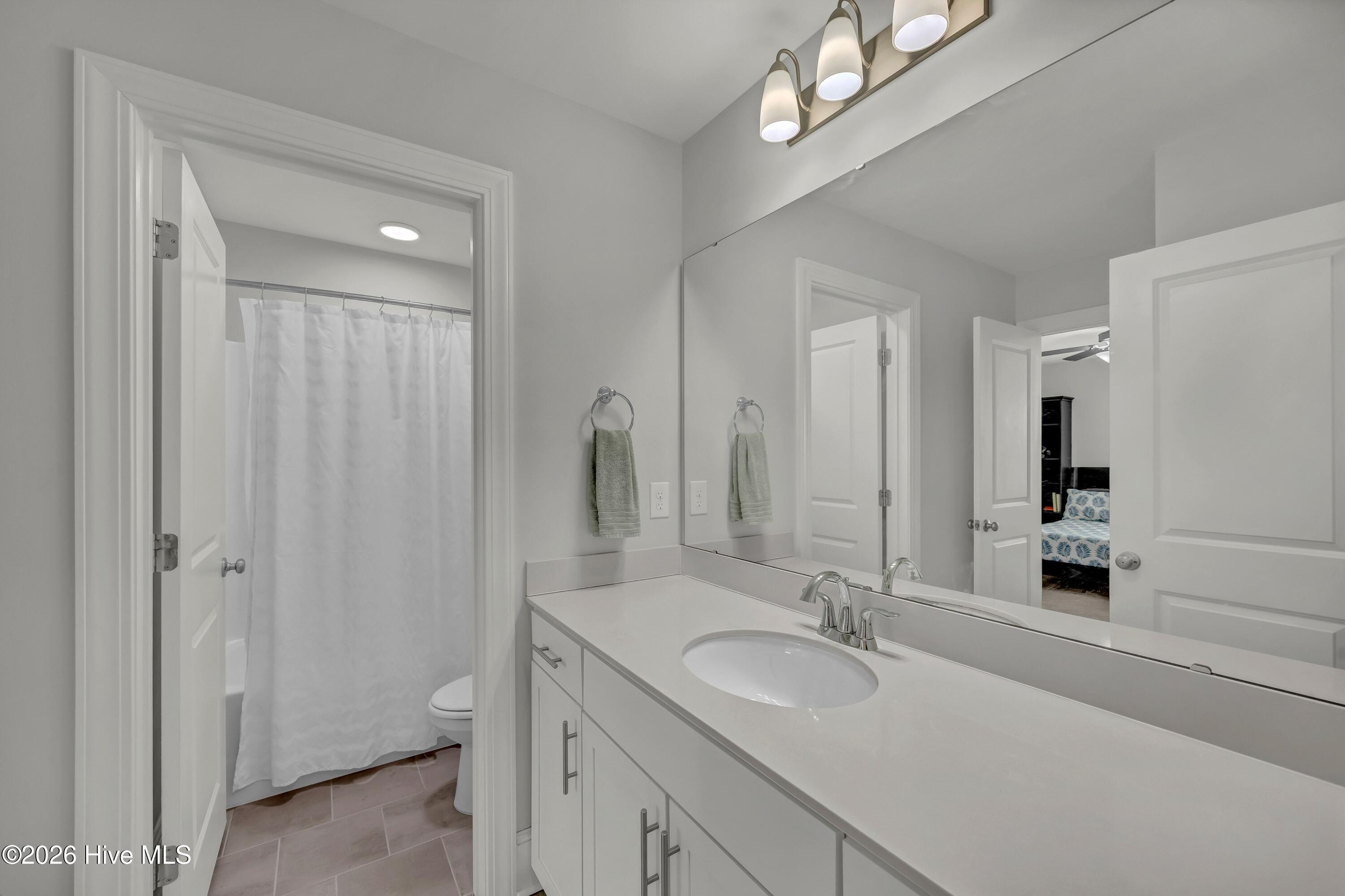 100555311 | Photo 38