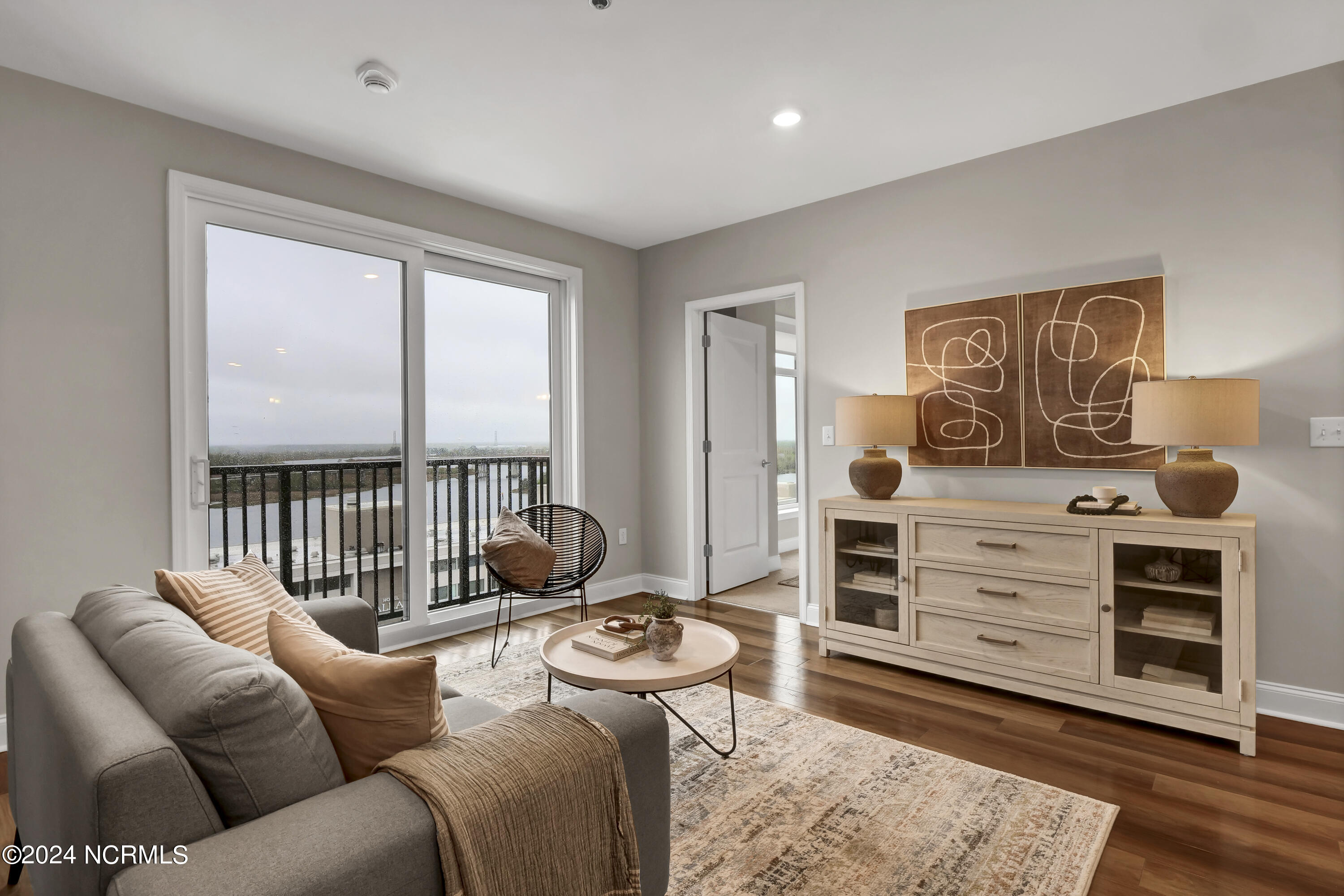 100469442 | Photo 20